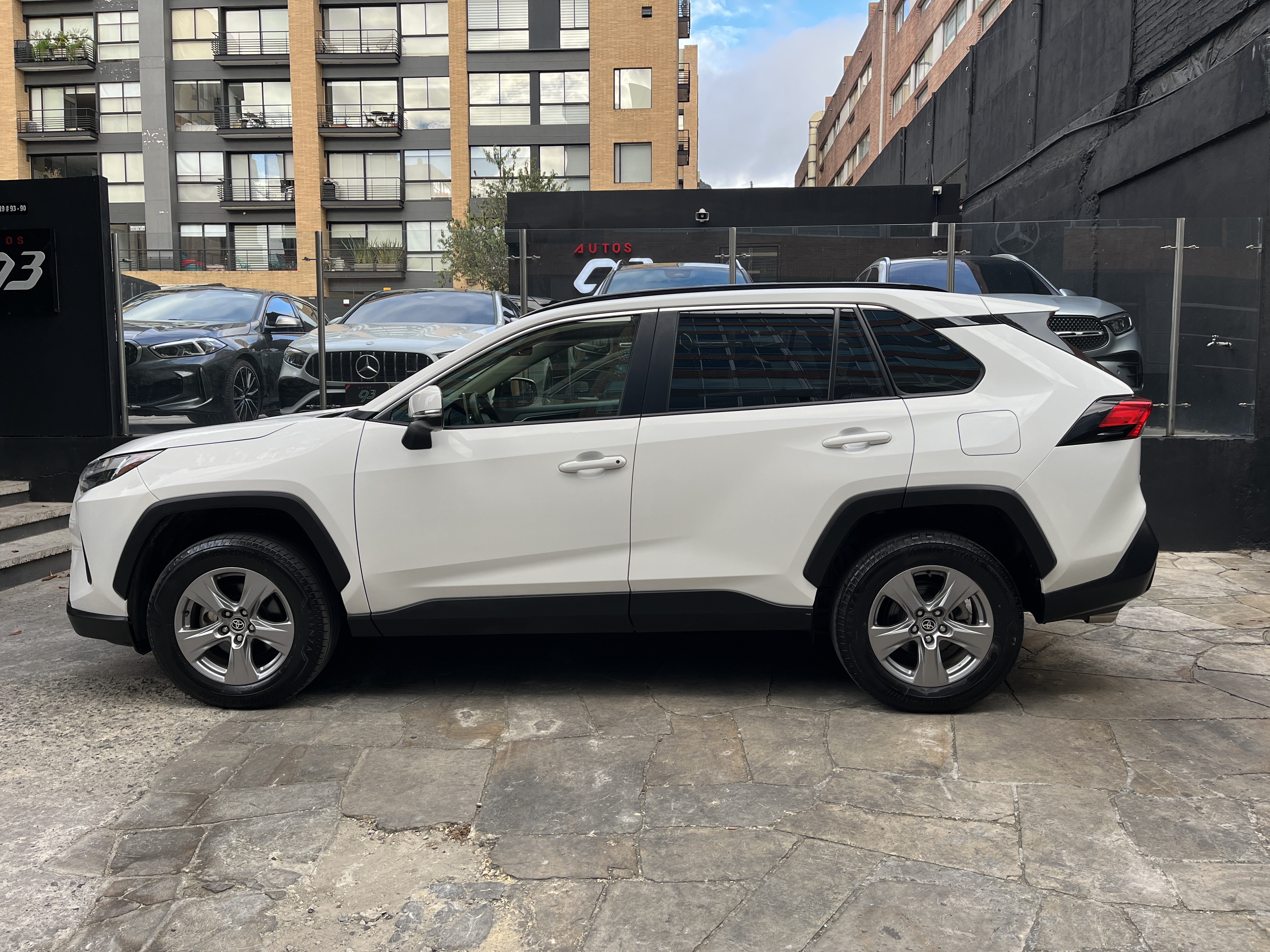 TOYOTA RAV4 2024