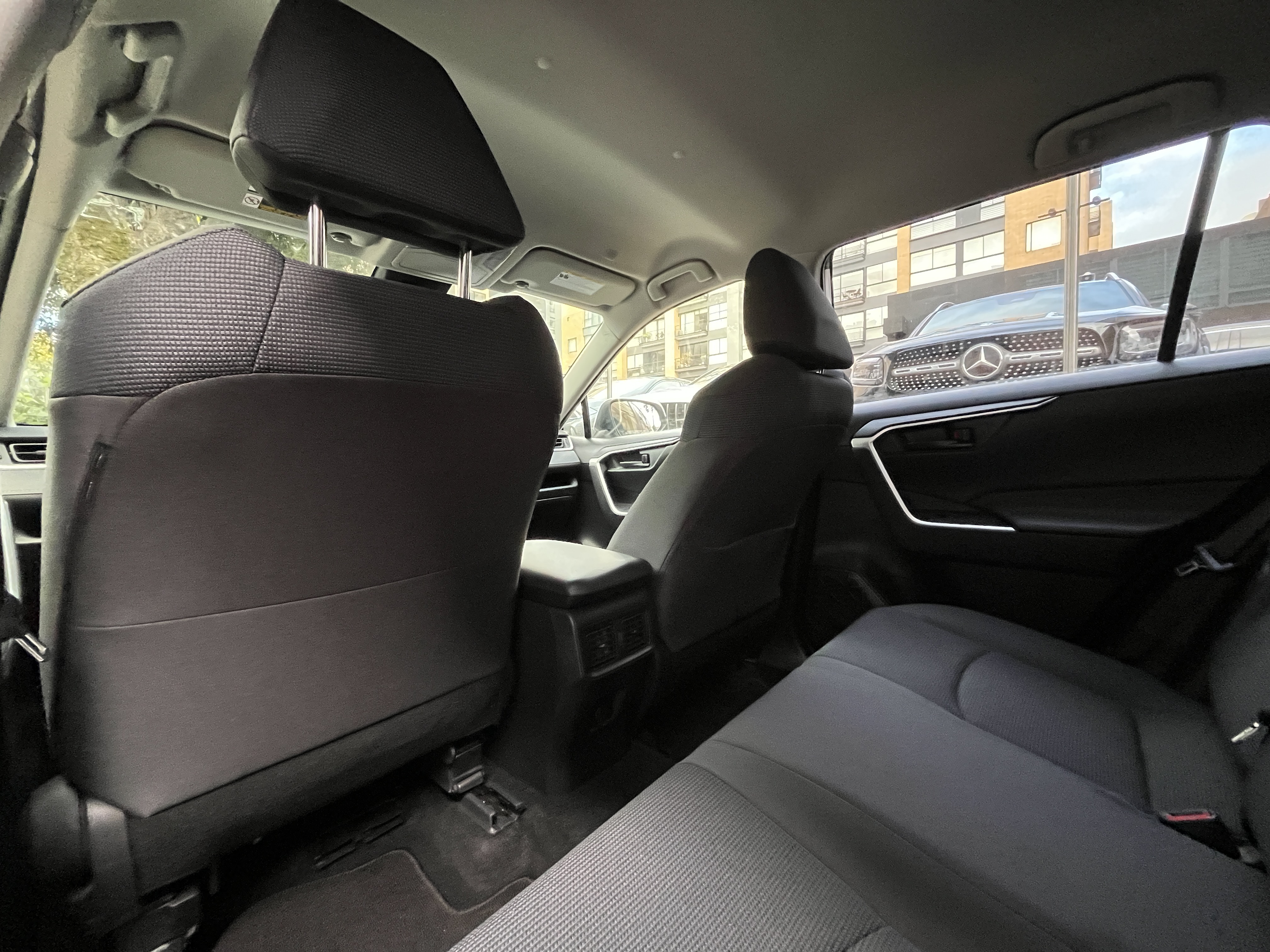 TOYOTA RAV4 2024