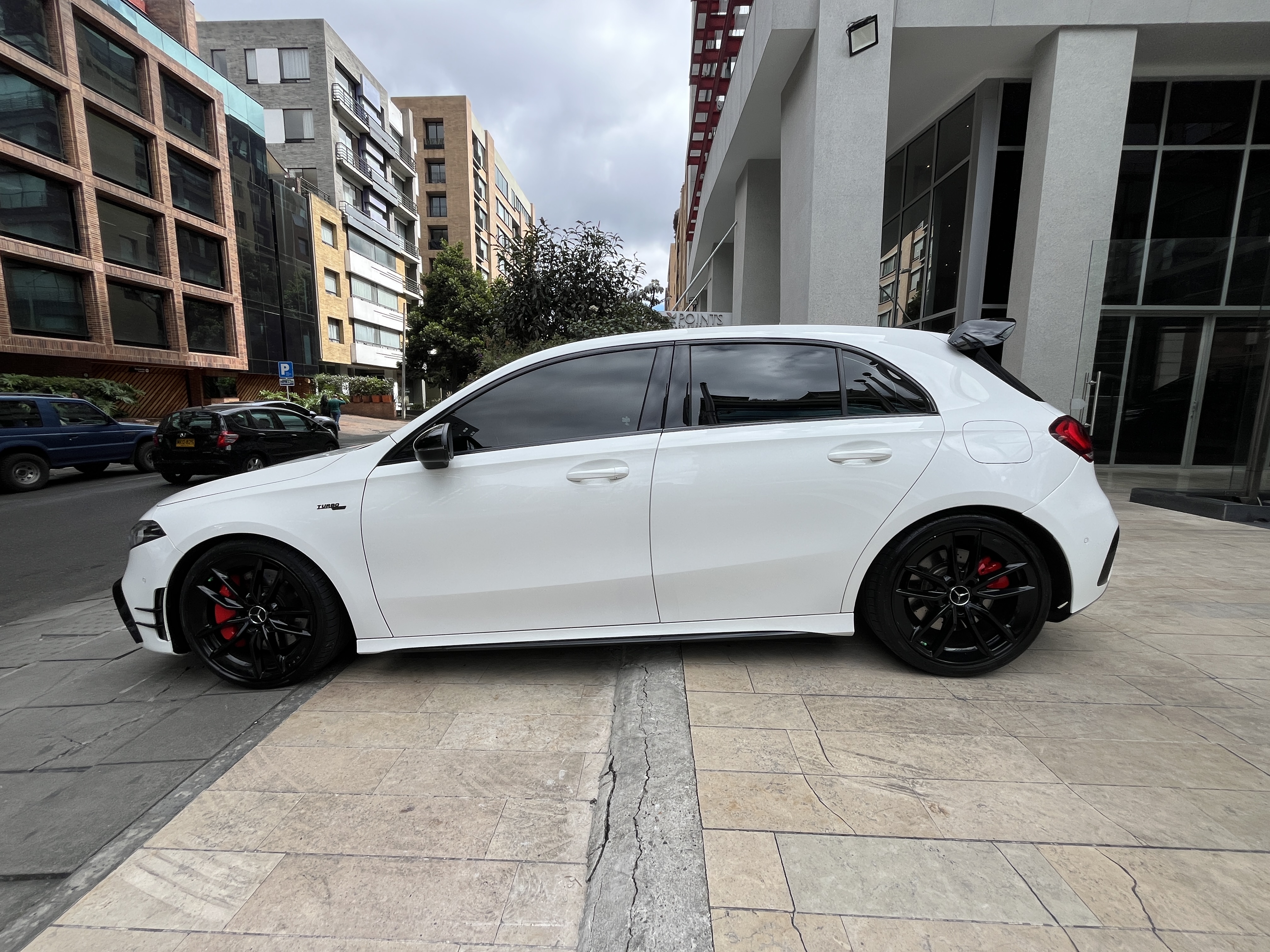 MERCEDES-BENZ A35 2022