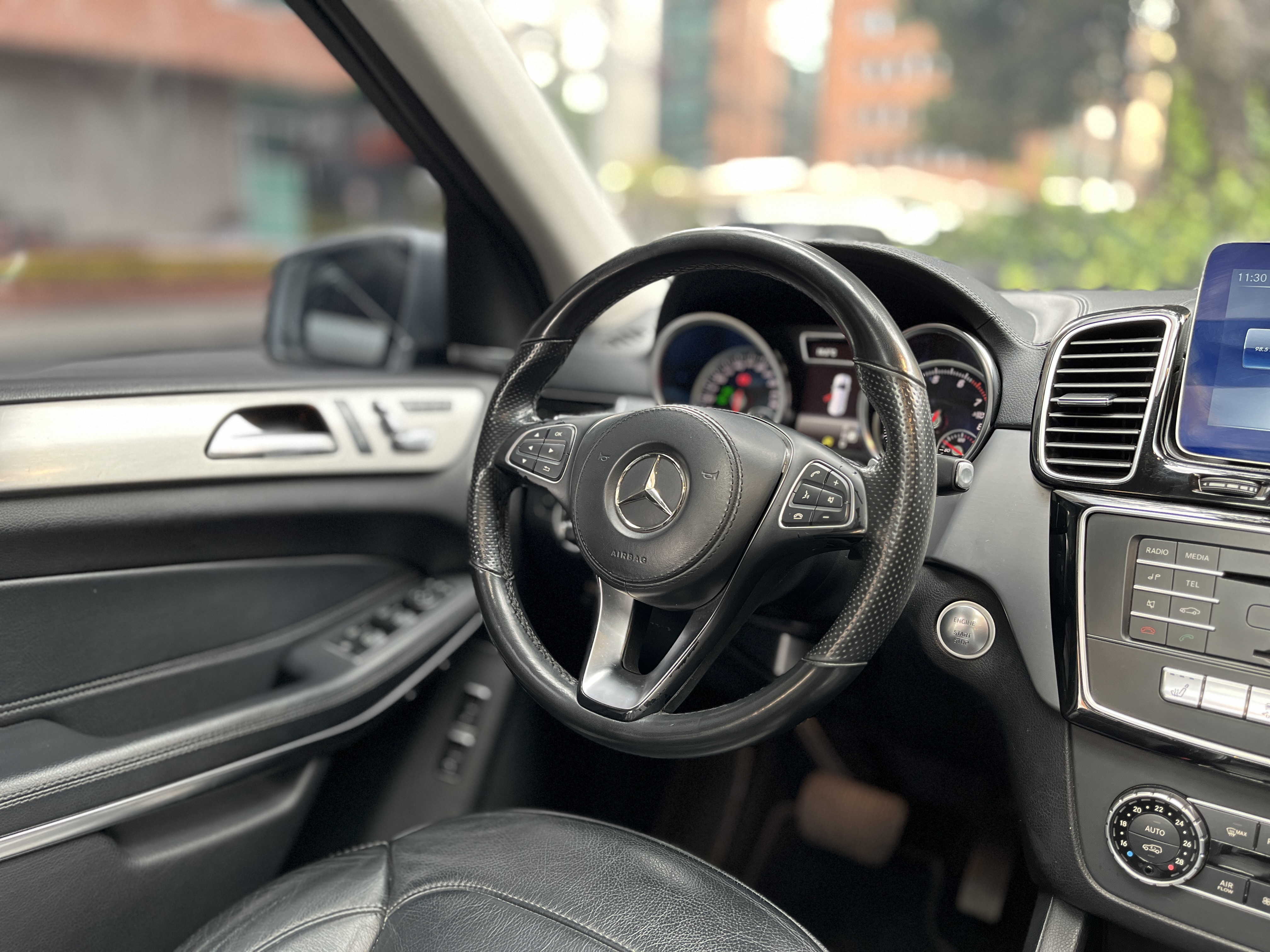 MERCEDES-BENZ GLS500 2019