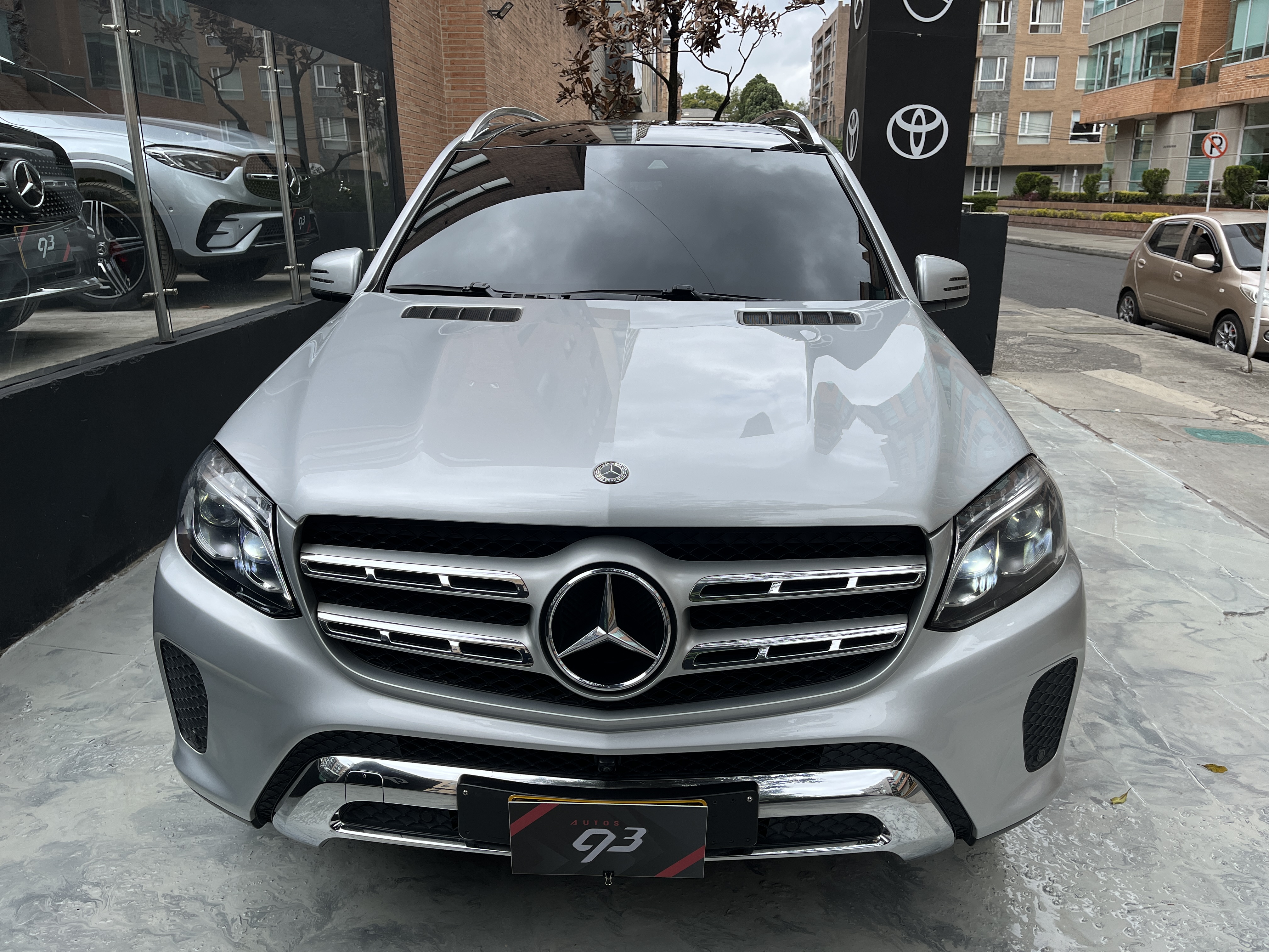 MERCEDES-BENZ GLS500 2019