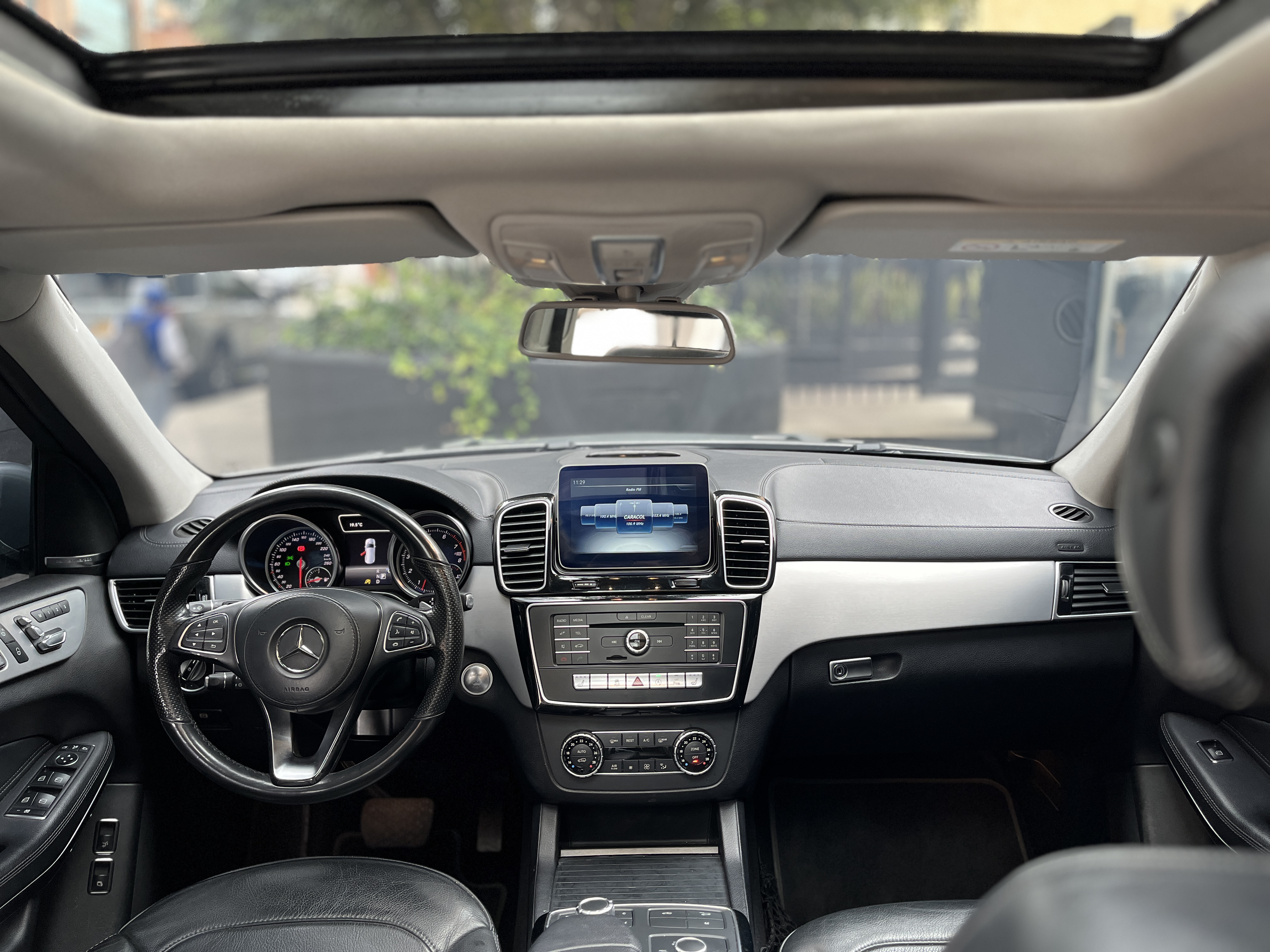 MERCEDES-BENZ GLS500 2019