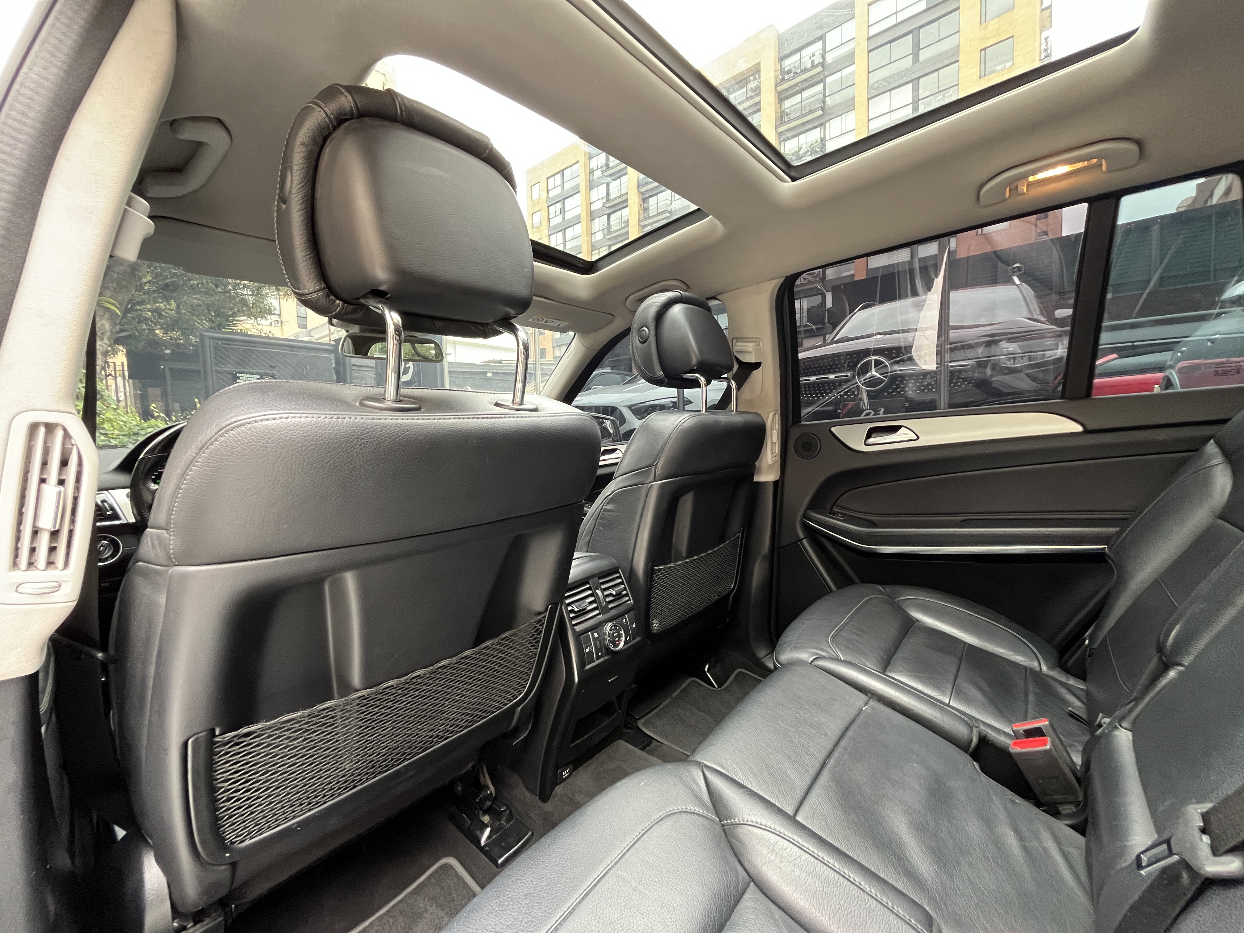 MERCEDES-BENZ GLS500 2019