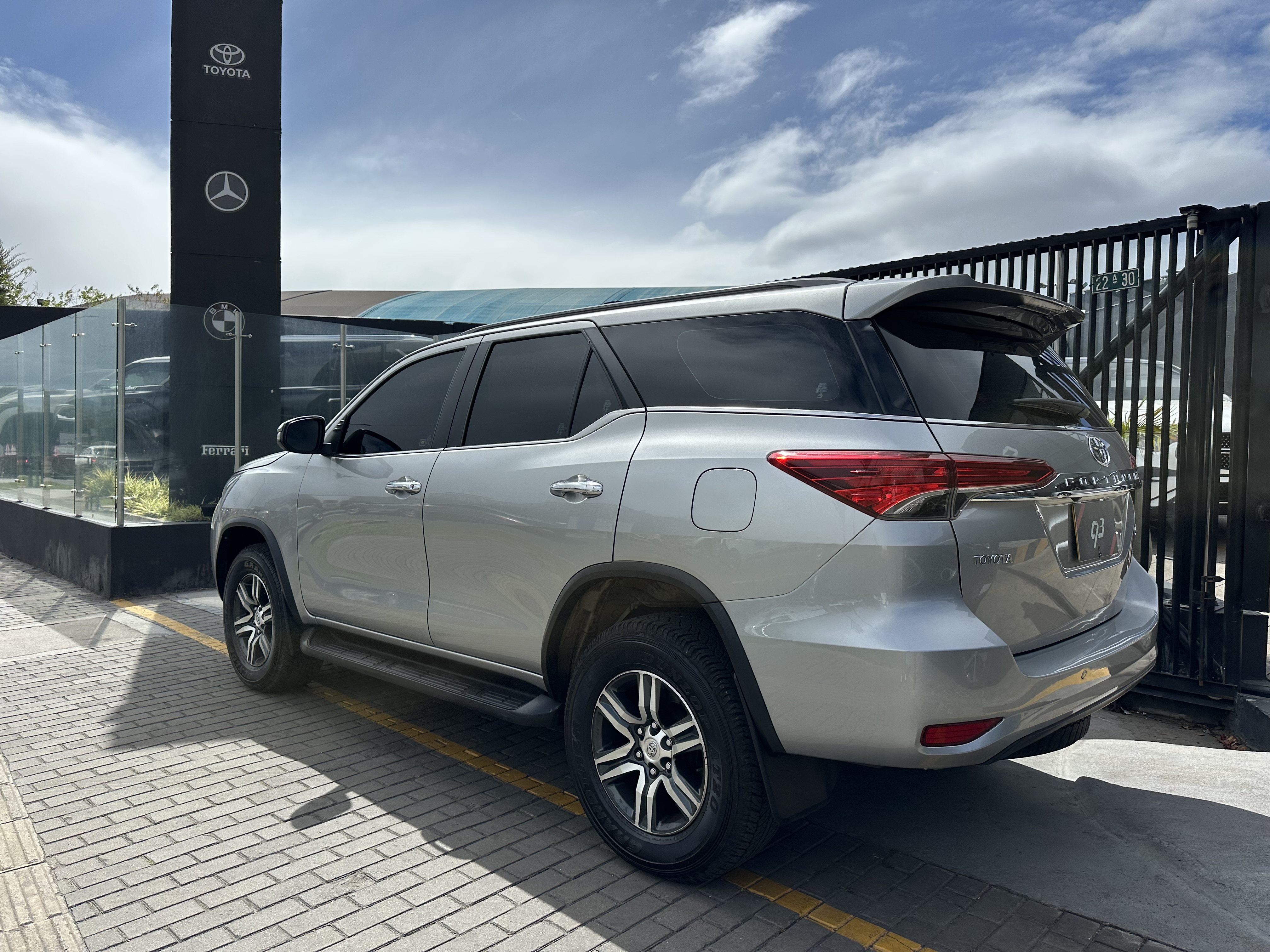 TOYOTA FORTUNER SRV 2020