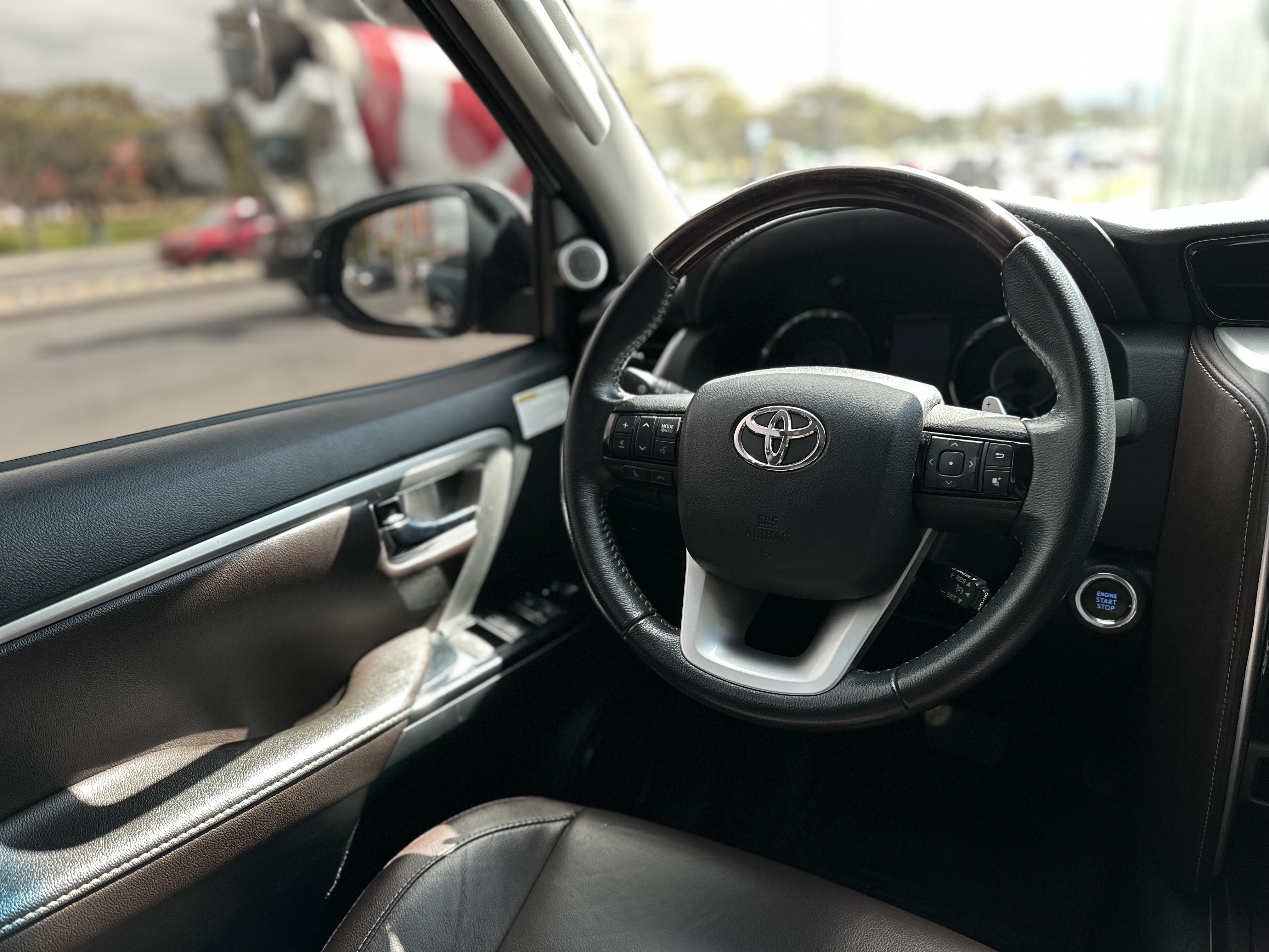 TOYOTA FORTUNER SRV 2020