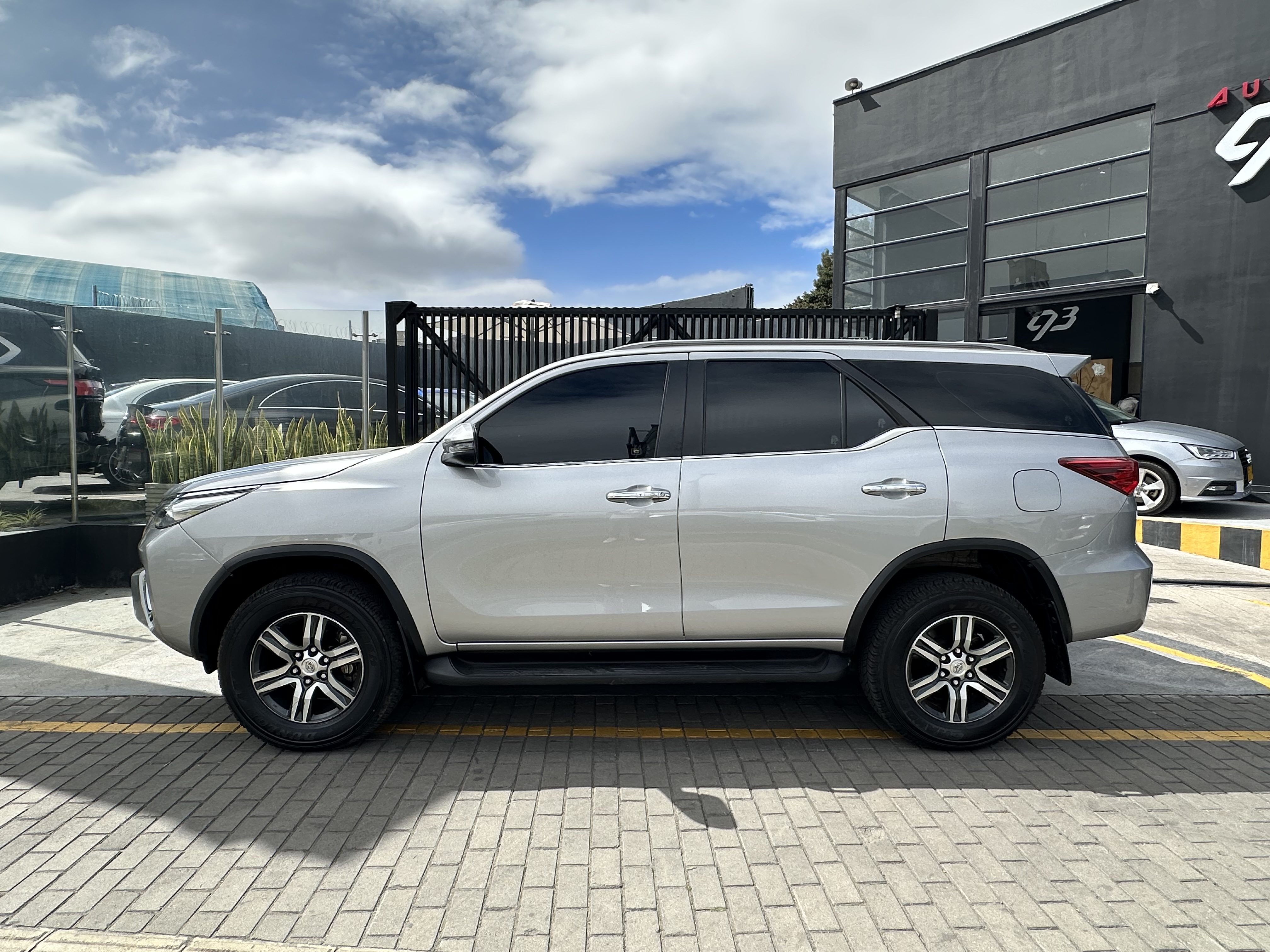 TOYOTA FORTUNER SRV 2020