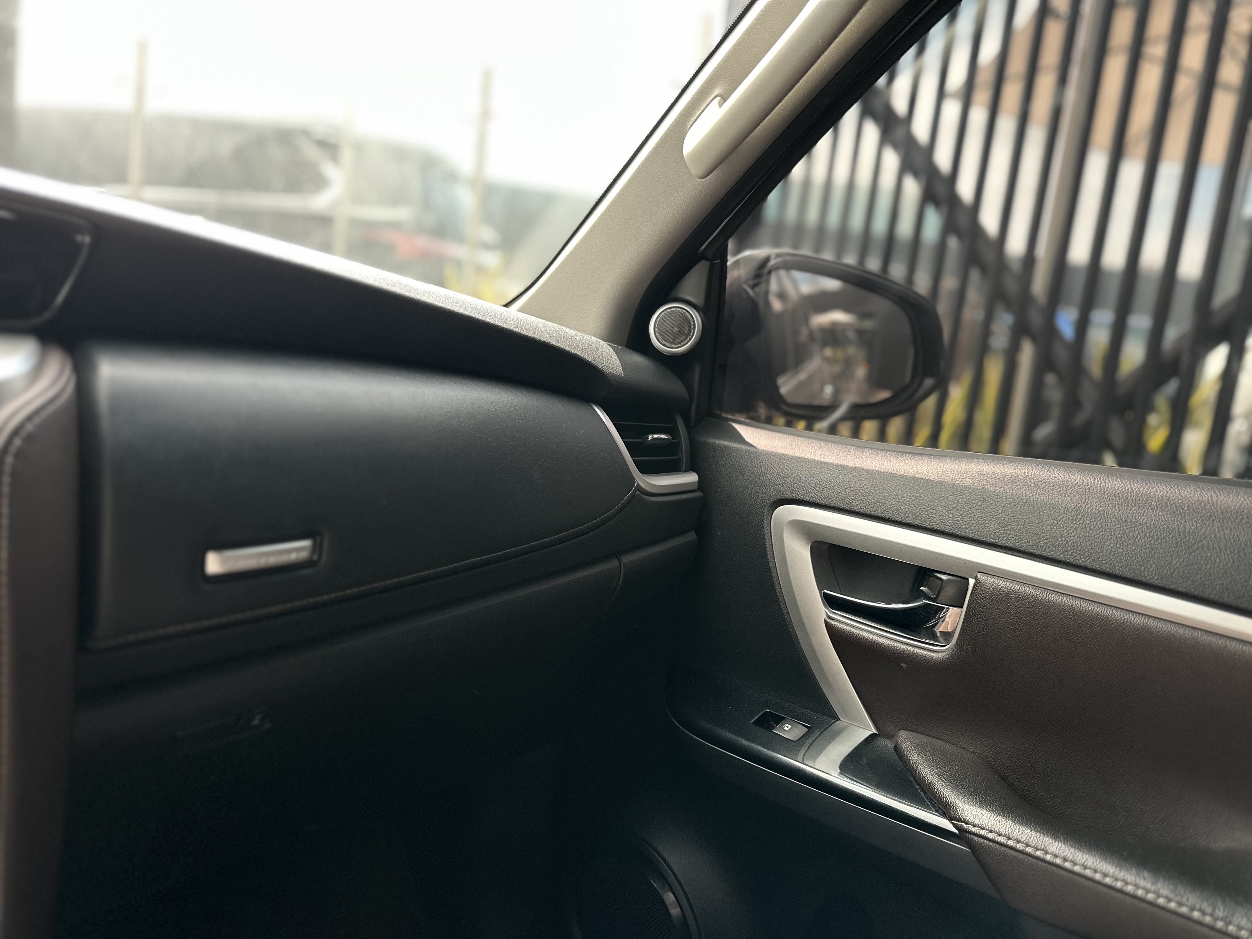 TOYOTA FORTUNER SRV 2020