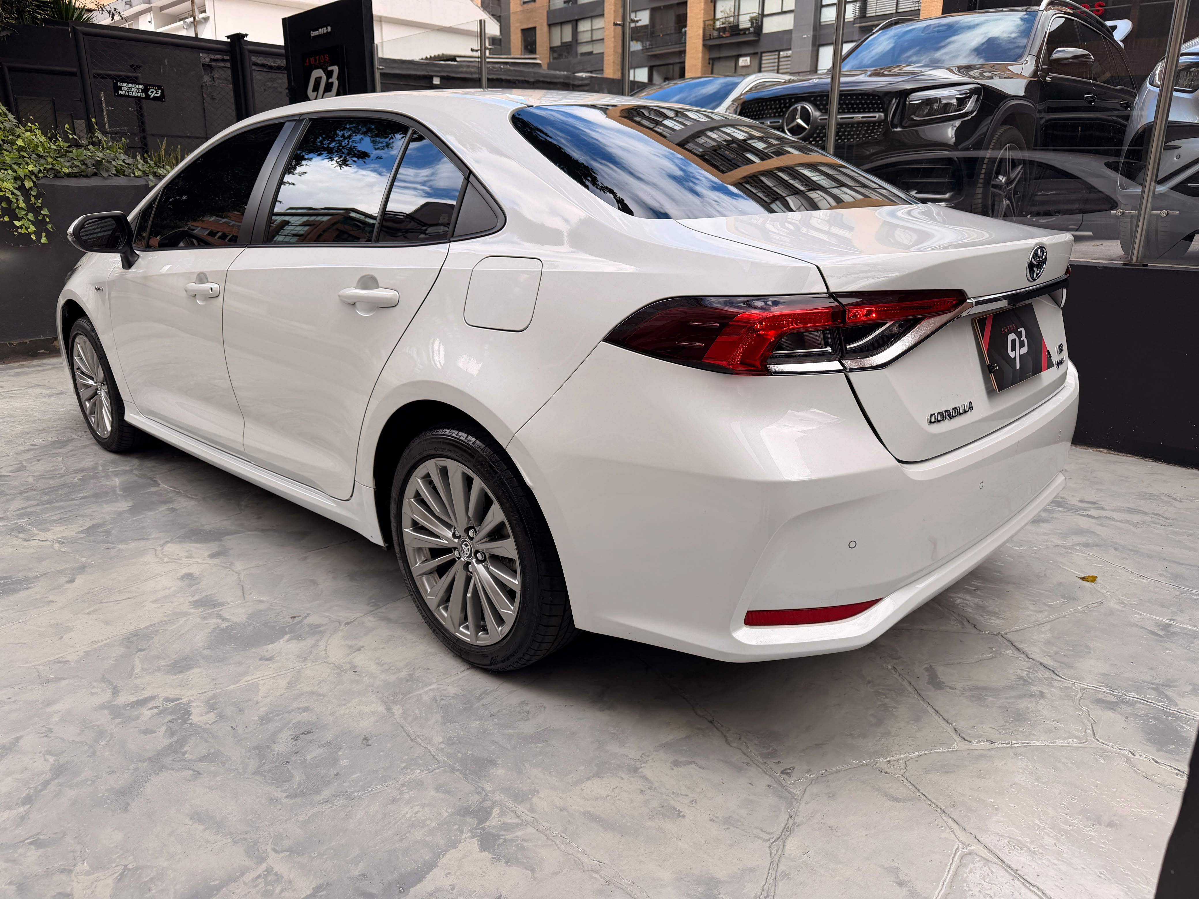 TOYOTA COROLLA XEI 2025