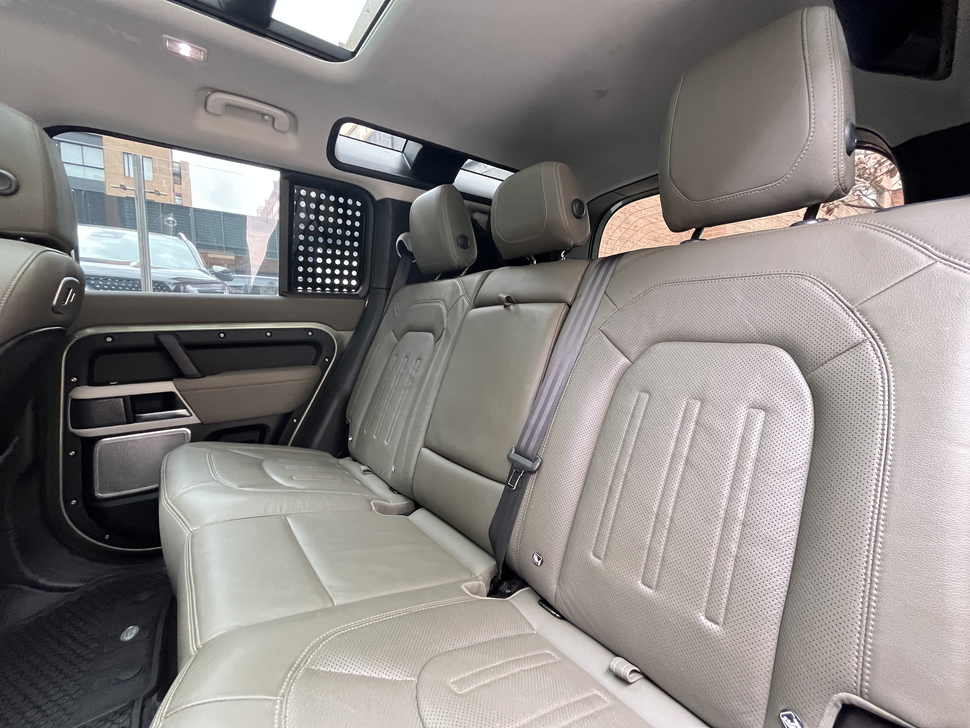 LAND ROVER DEFENDER FIRST EDITION 2021