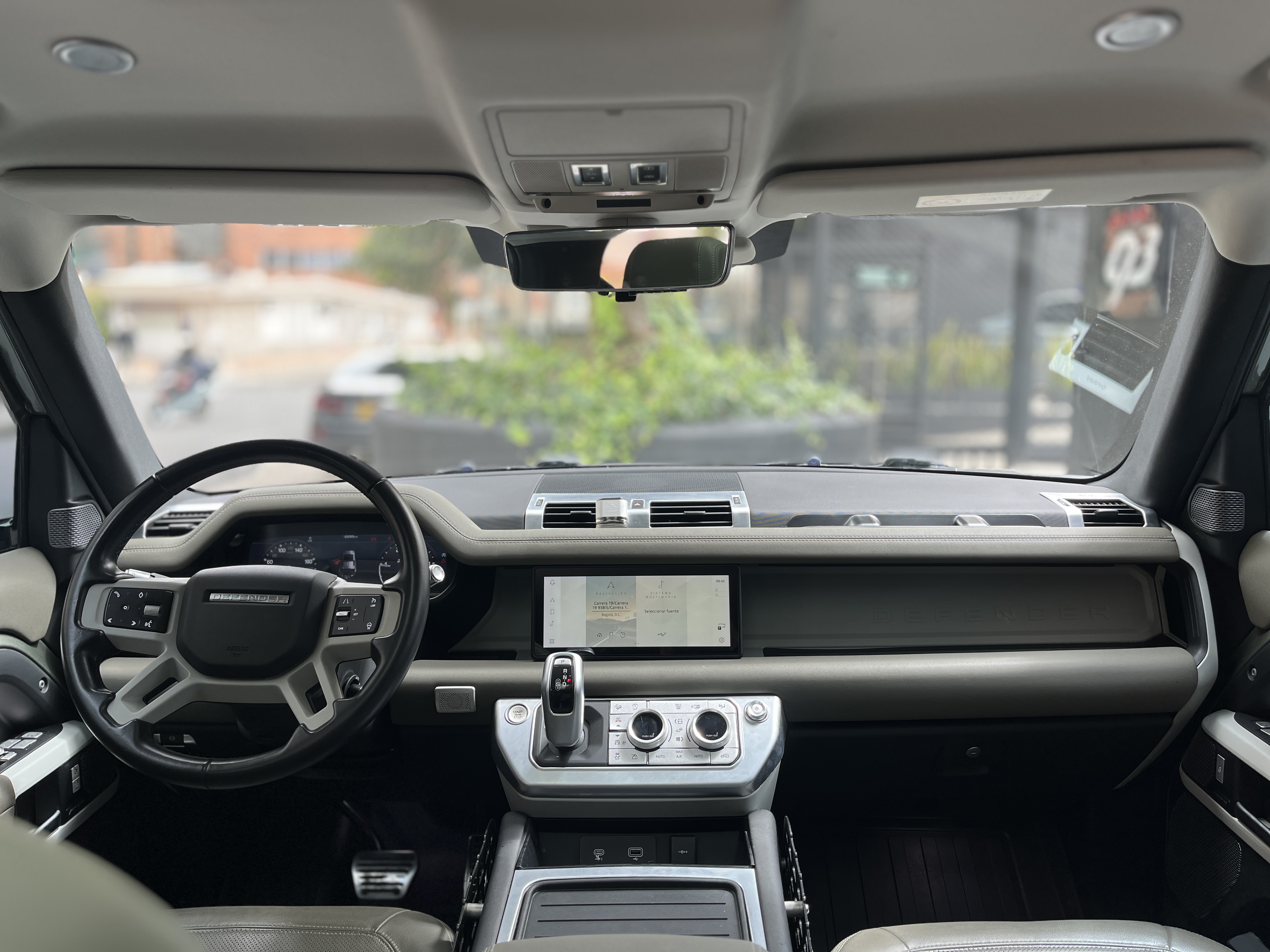 LAND ROVER DEFENDER FIRST EDITION 2021