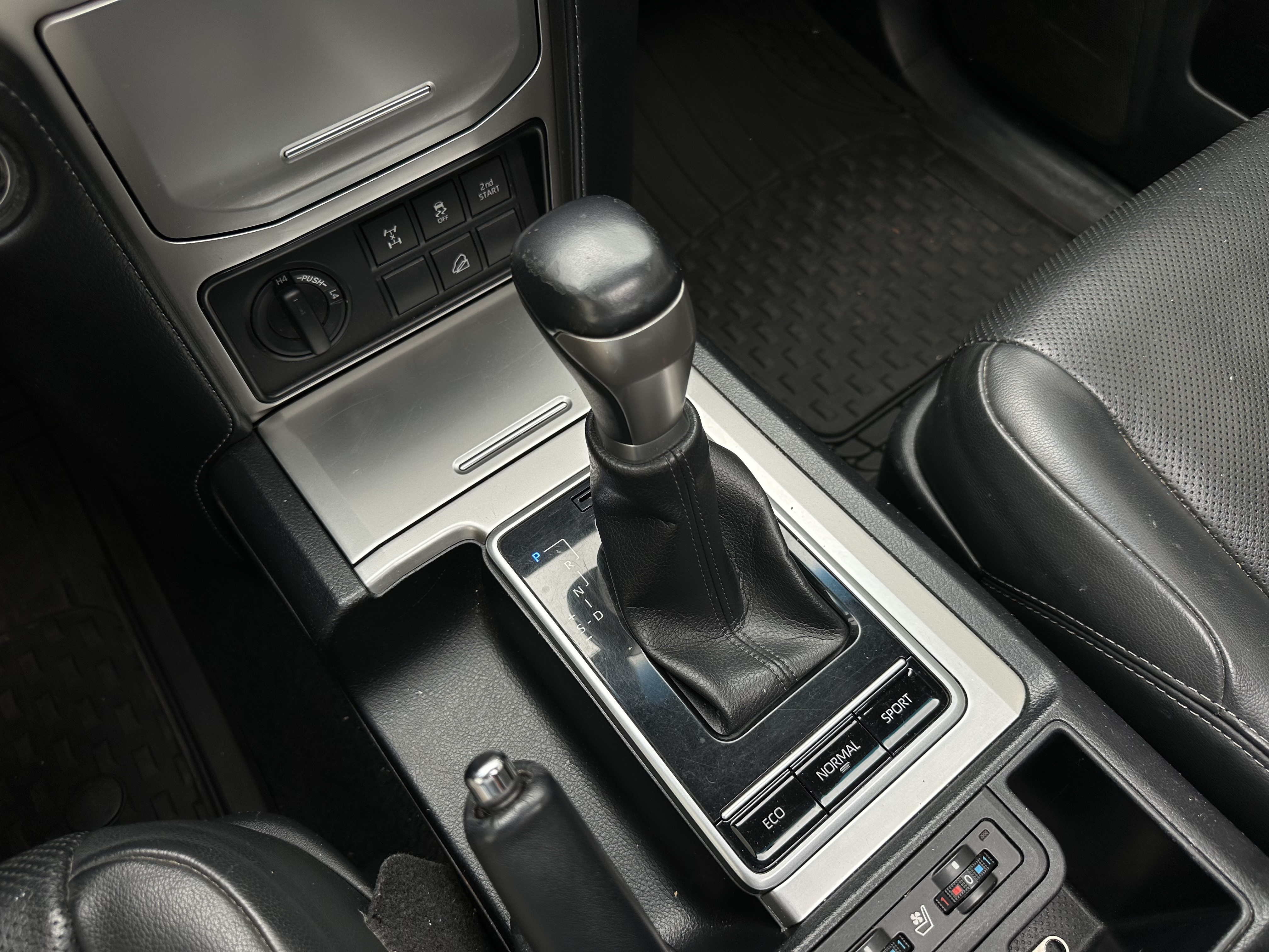 TOYOTA PRADO VX 2020
