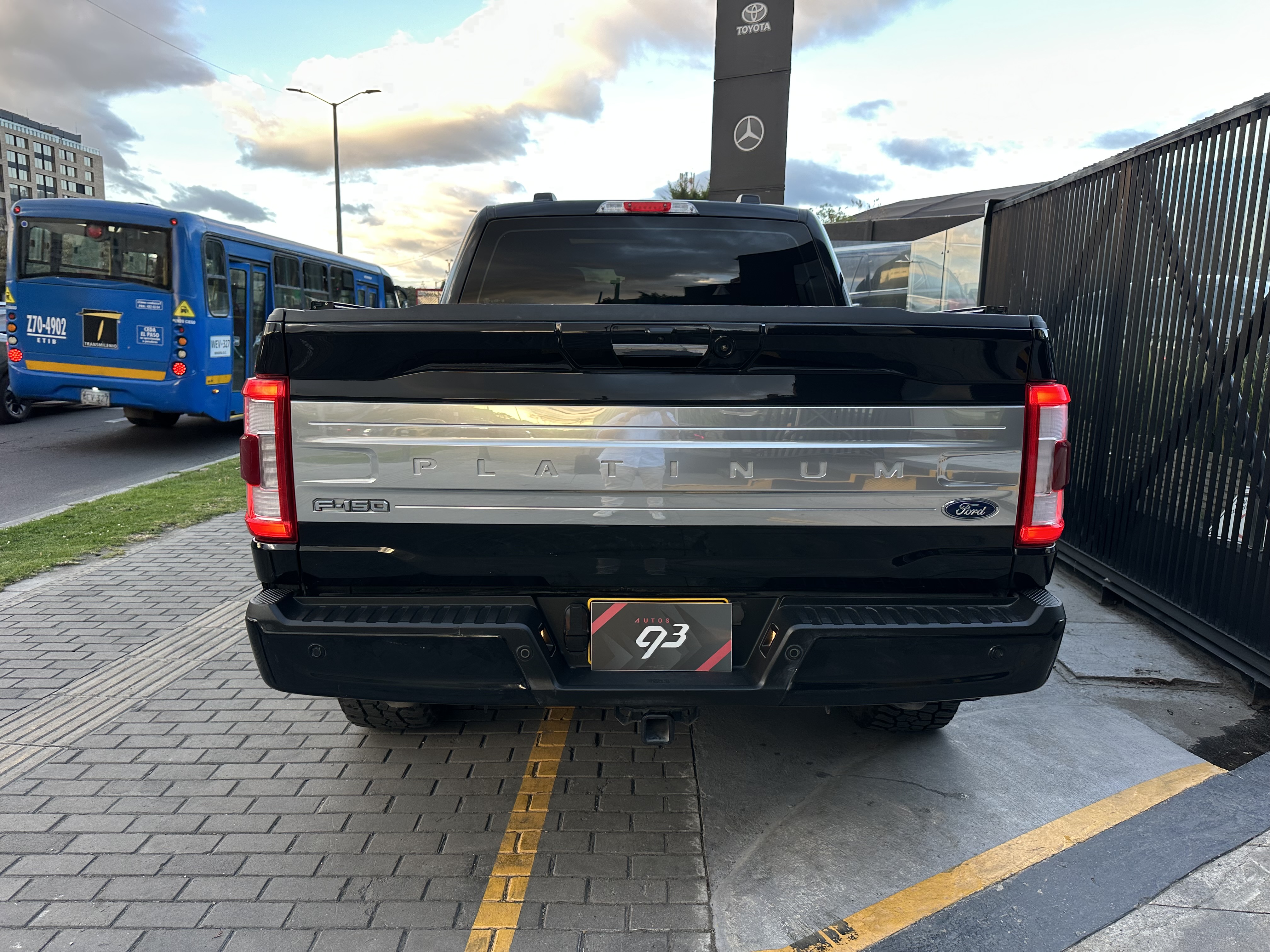 FORD F150 PLATINUM 2023
