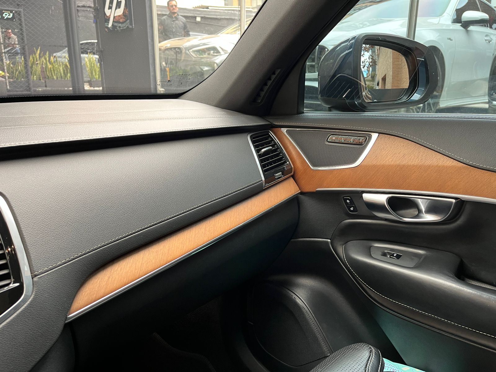 VOLVO XC90 2019