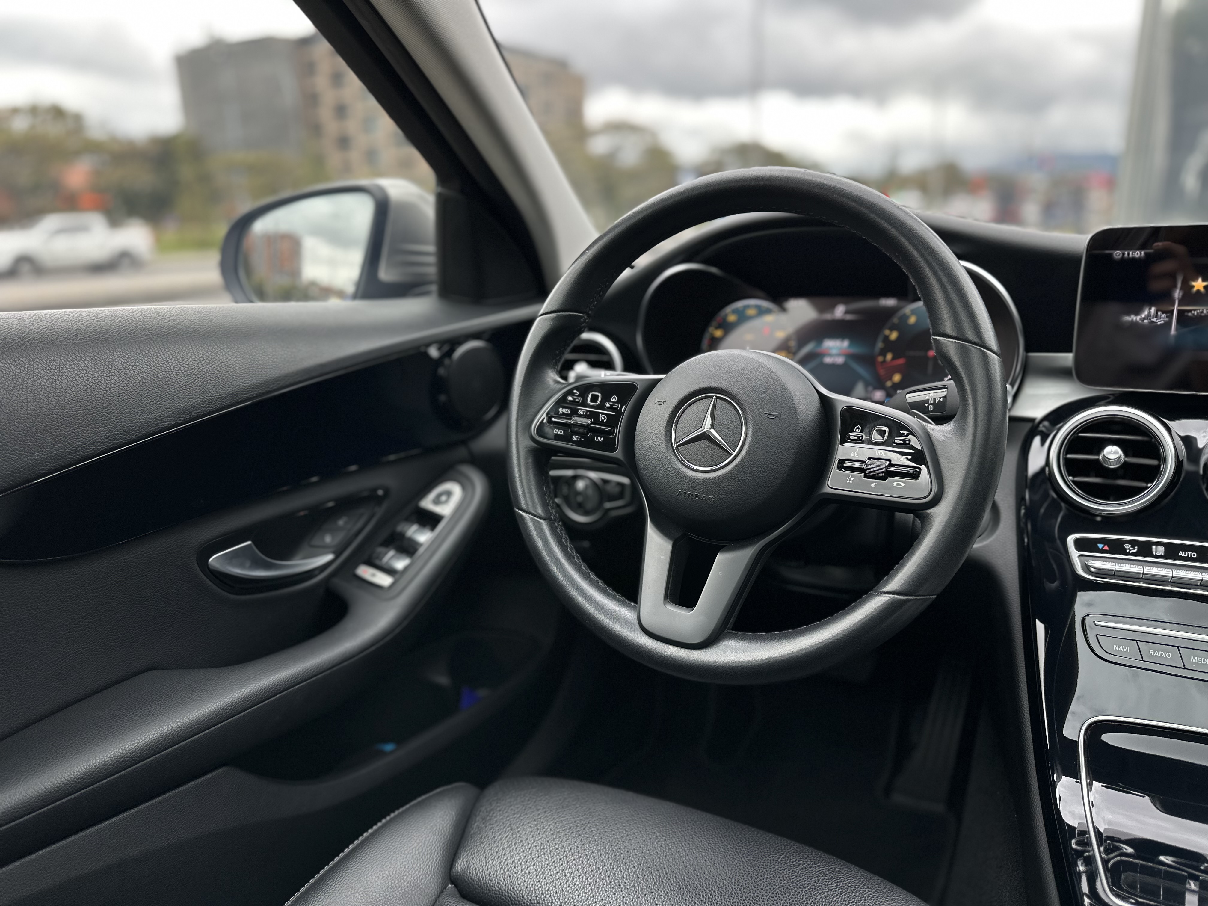 MERCEDES-BENZ C200 SEDAN 2020