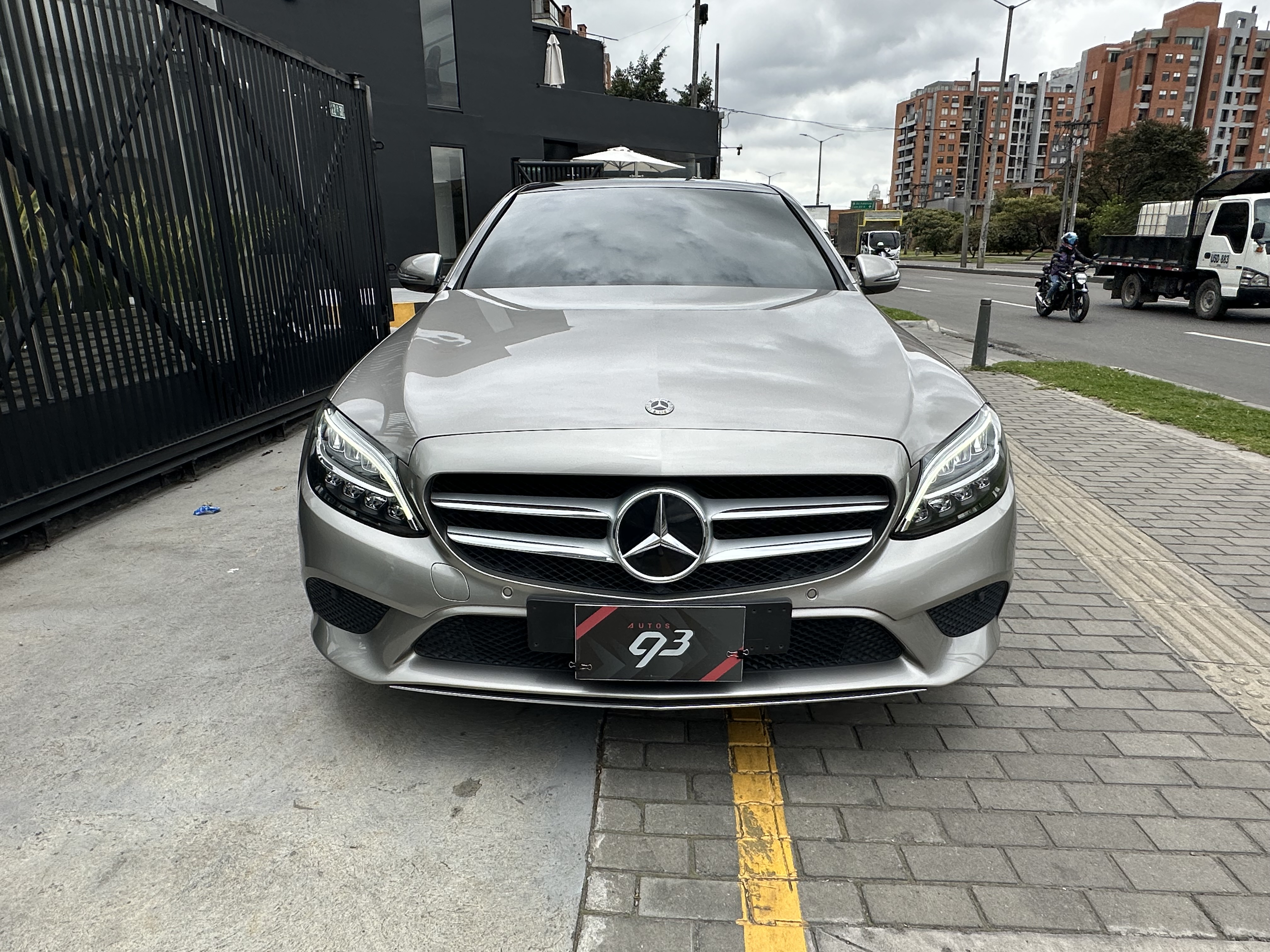 MERCEDES-BENZ C200 SEDAN 2020