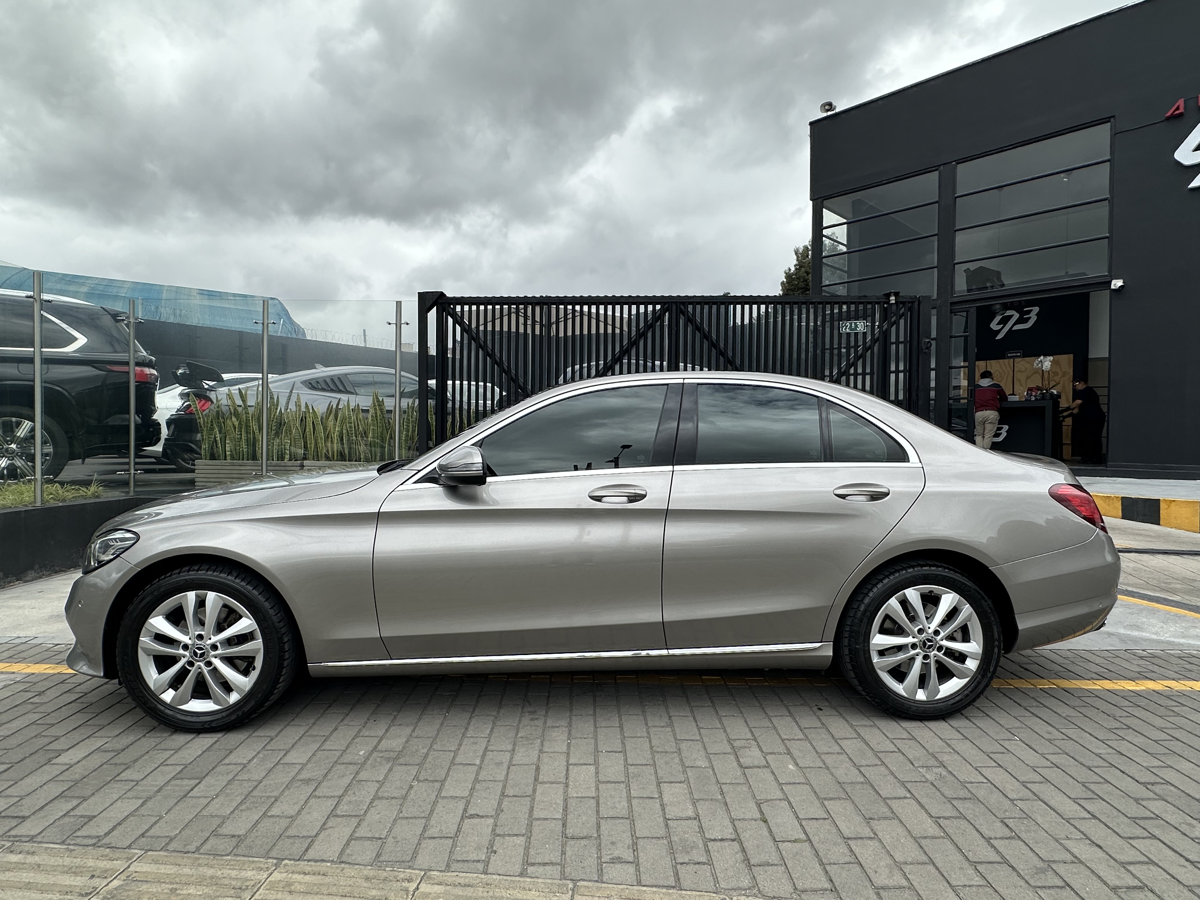 MERCEDES-BENZ C200 SEDAN 2020