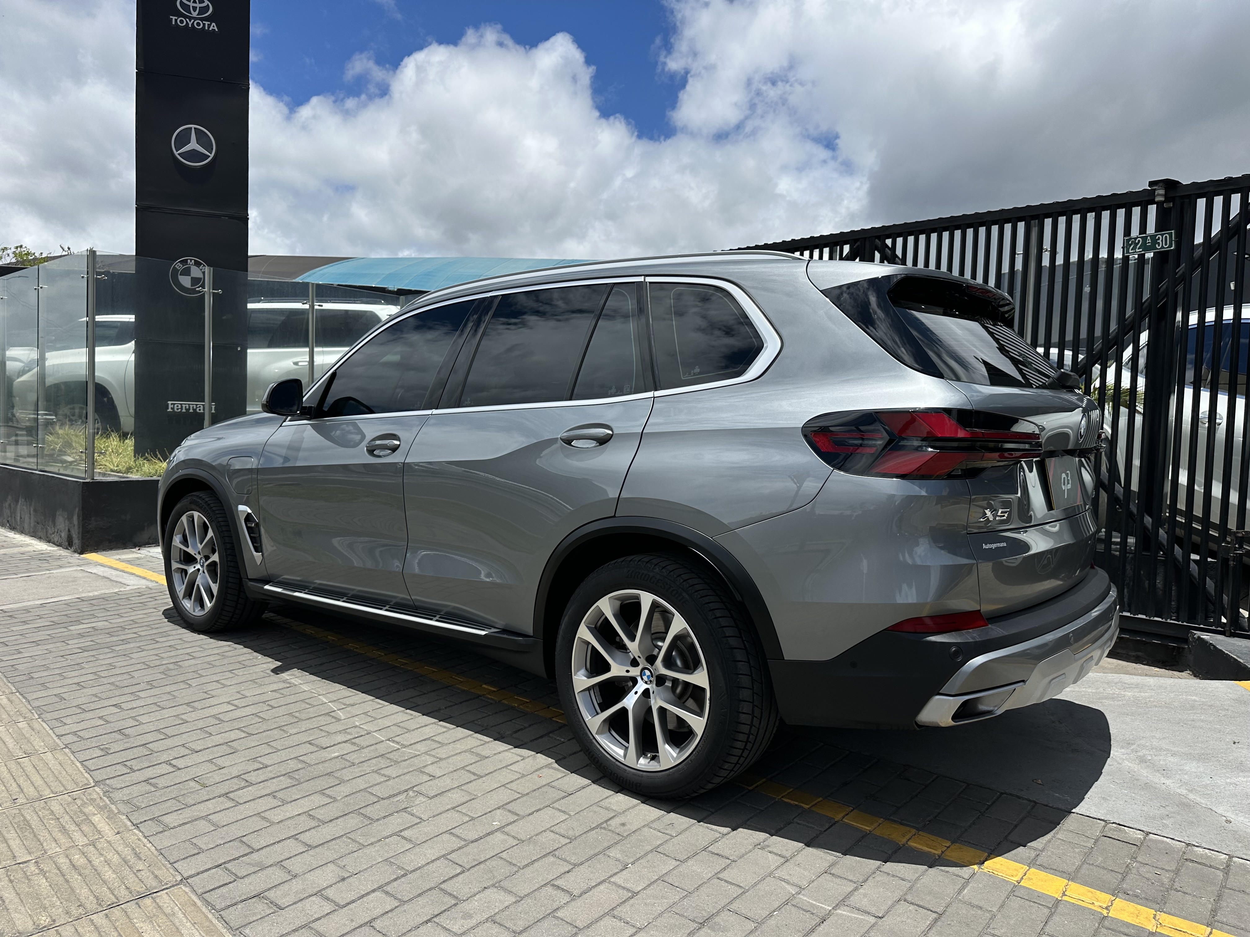 BMW X5 XDRIVE50E 2024