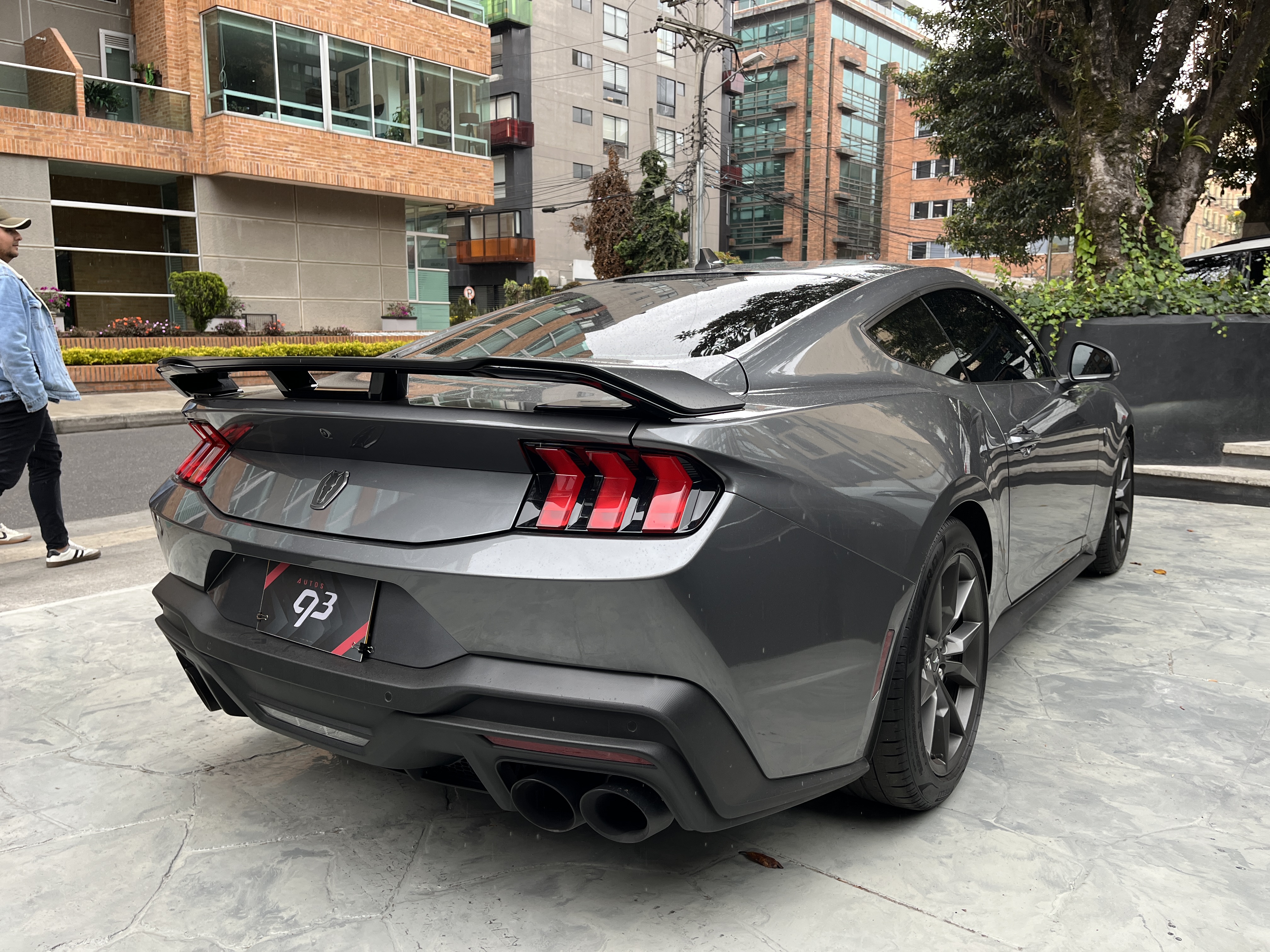 FORD MUSTANG DARK HORSE 2025