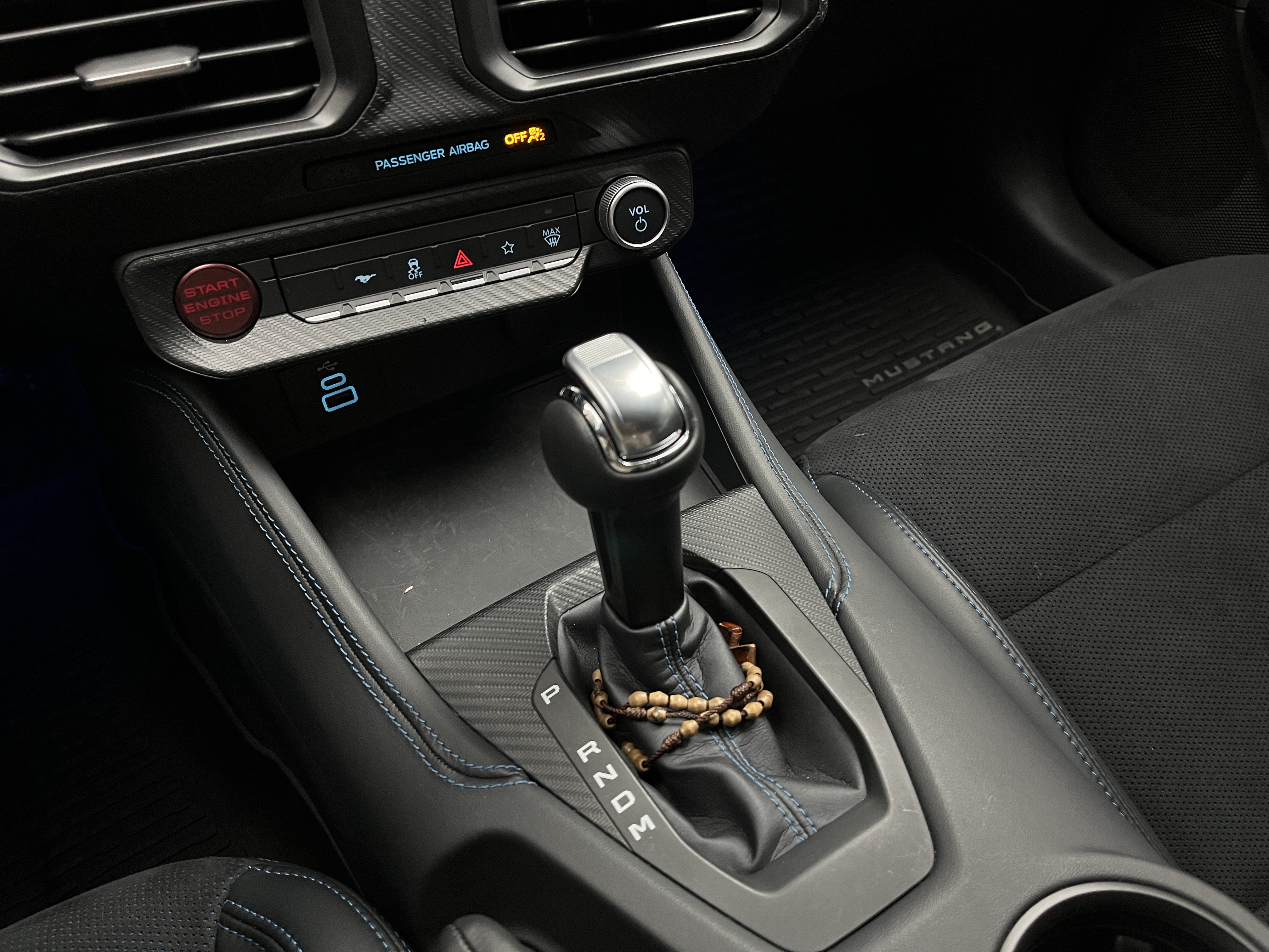 FORD MUSTANG DARK HORSE 2025