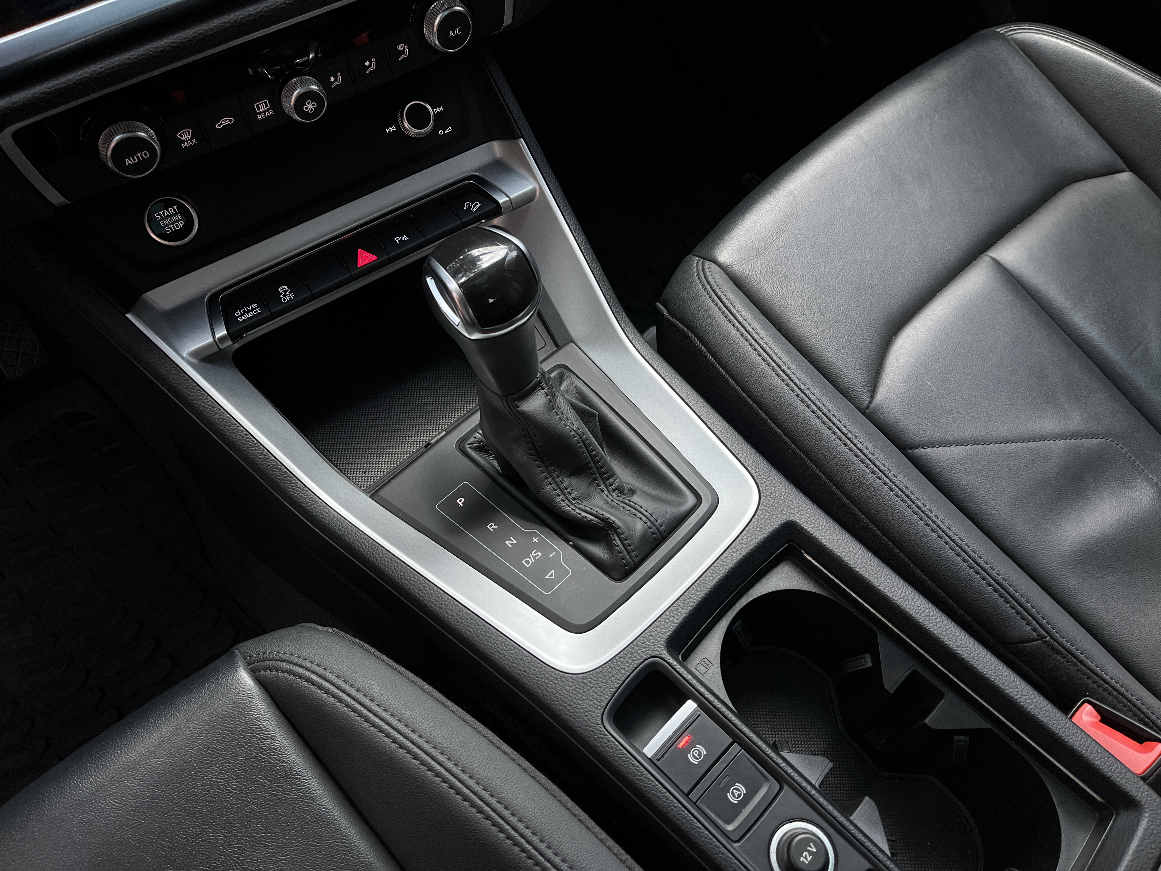 AUDI Q3 2021