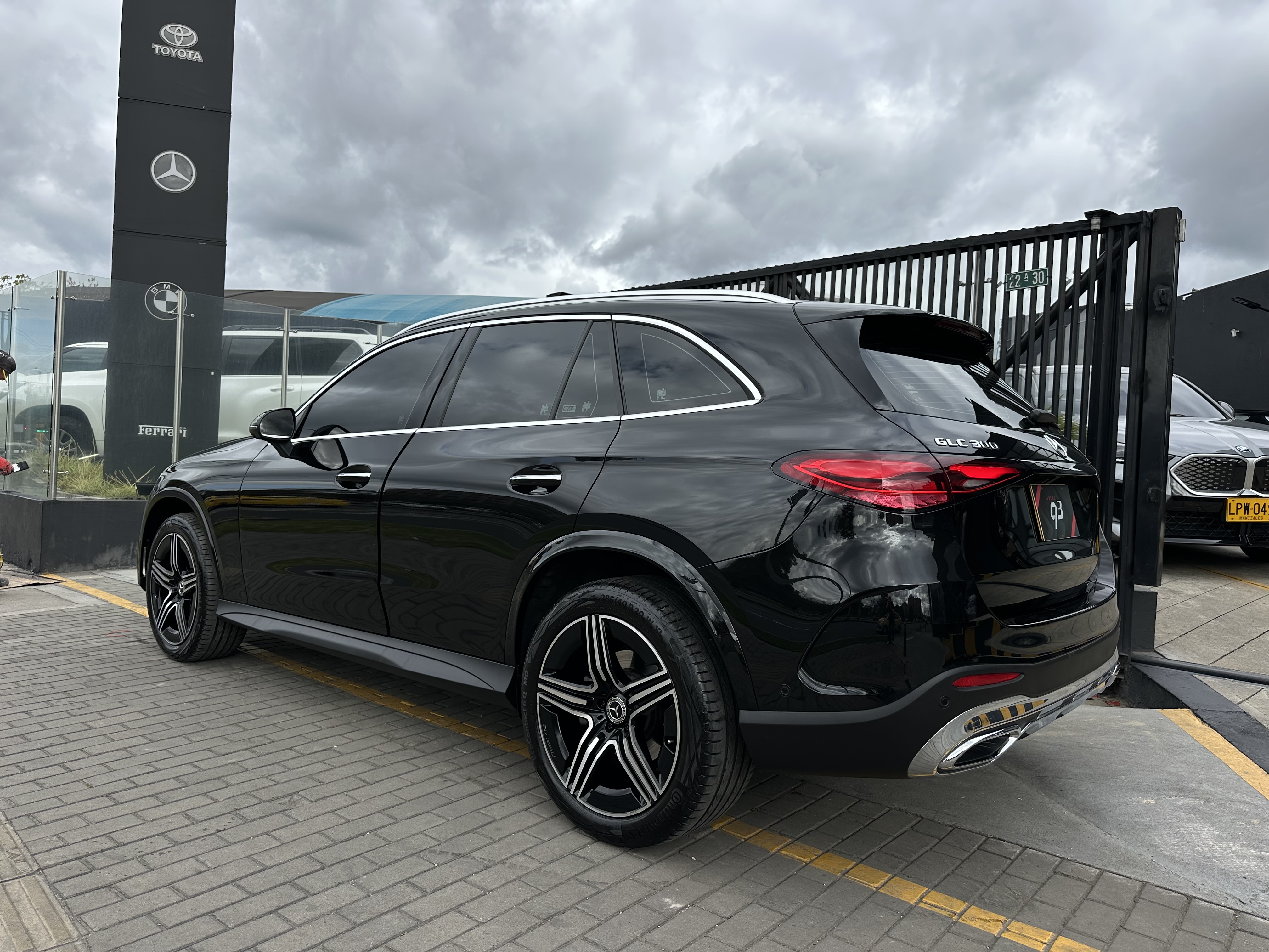 MERCEDES-BENZ GLC300 4MATIC 2026