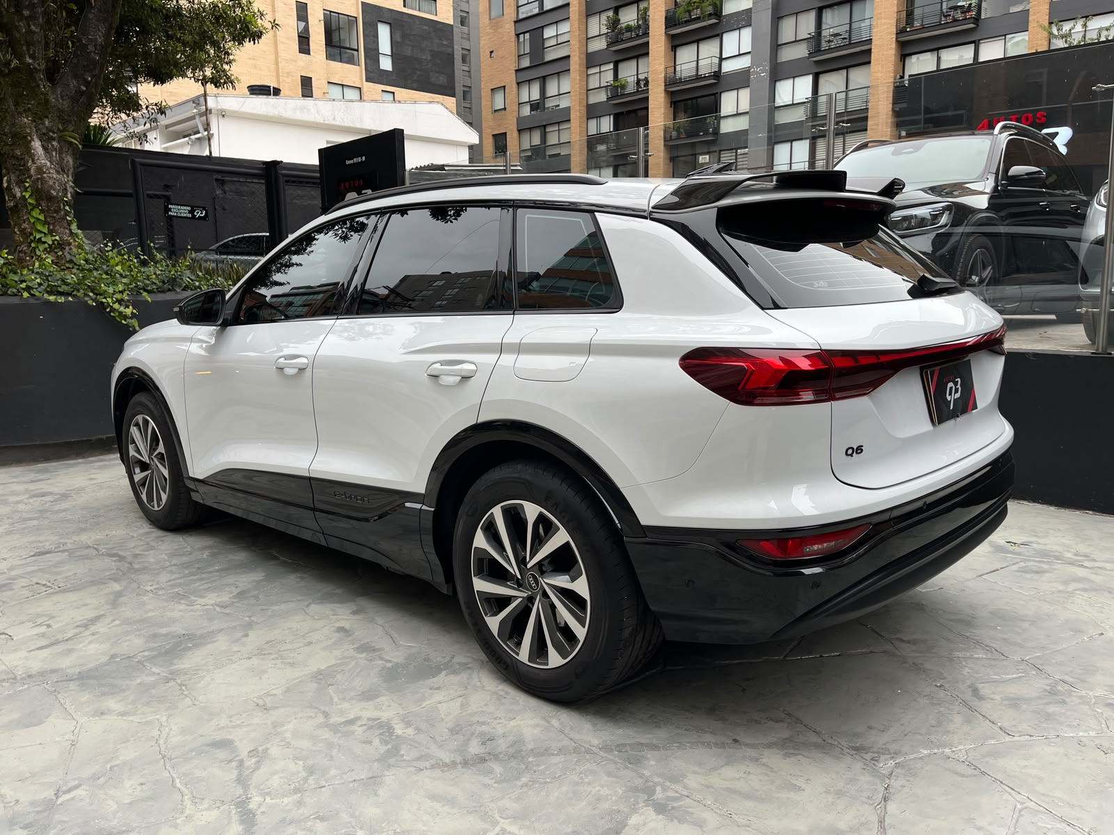 AUDI Q6 E-TRON 2025