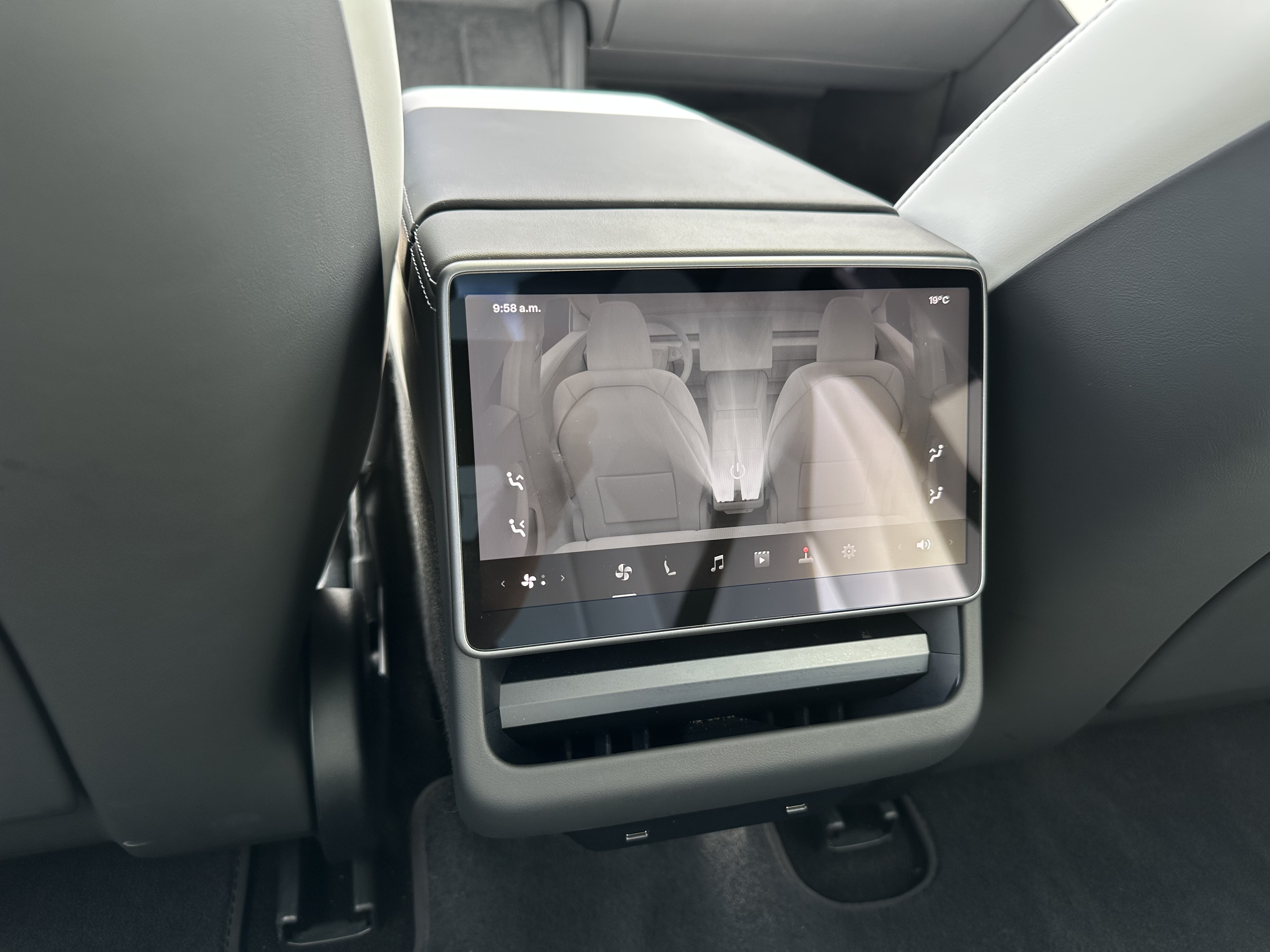 TESLA MODEL 3 2026