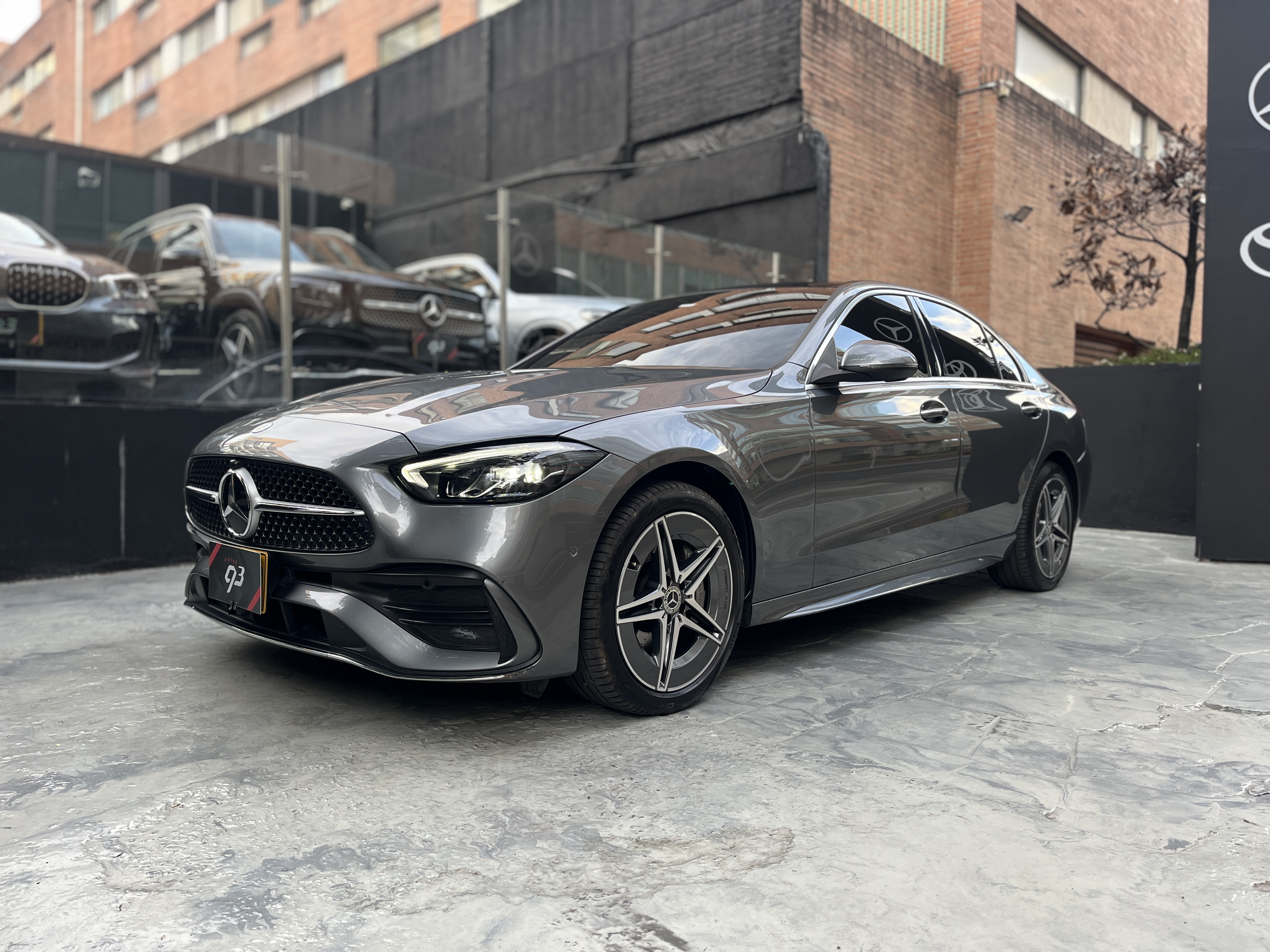 MERCEDES-BENZ C200 2025
