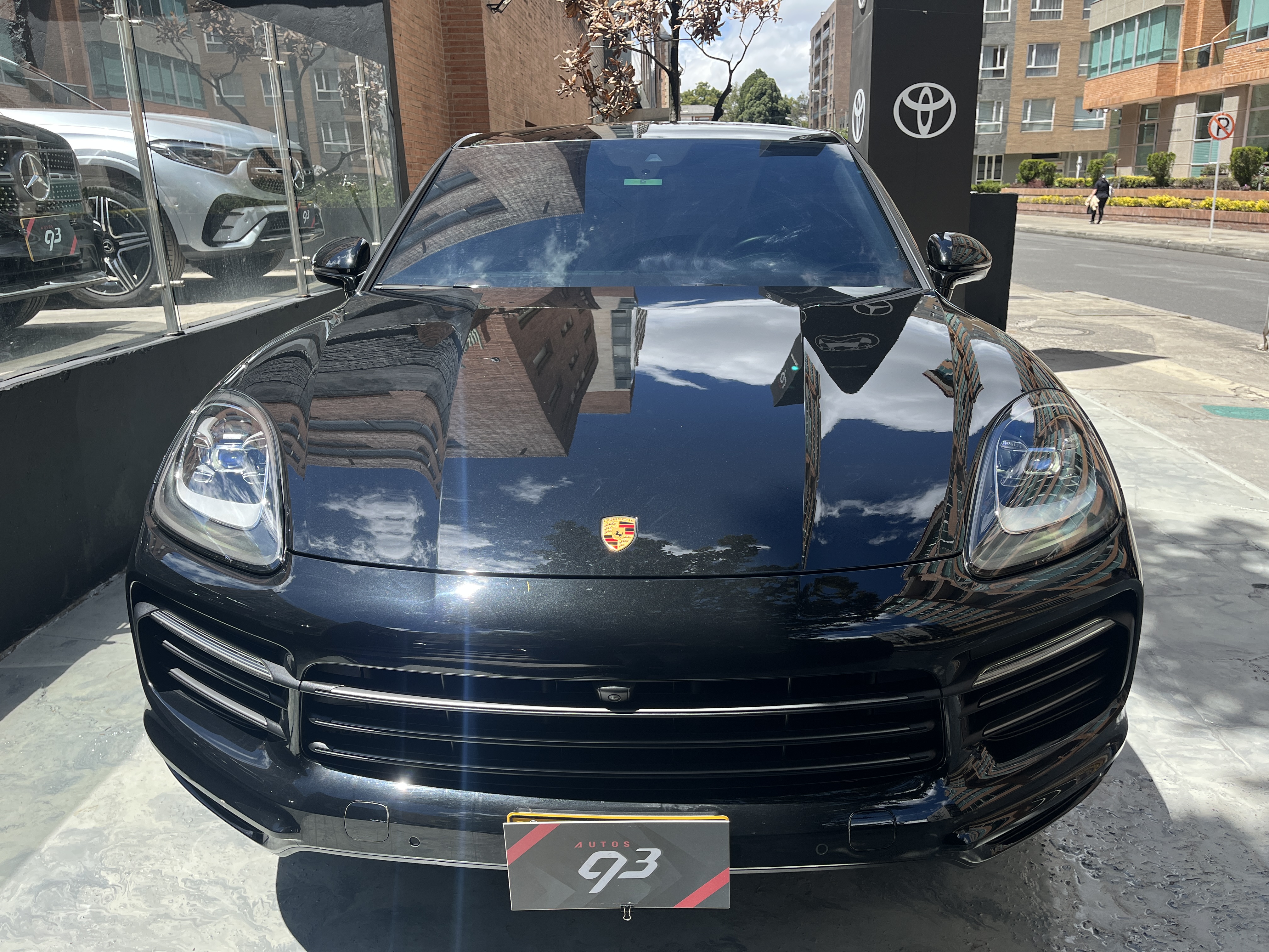 PORSCHE CAYENNE PLATINUM EDITION 2023