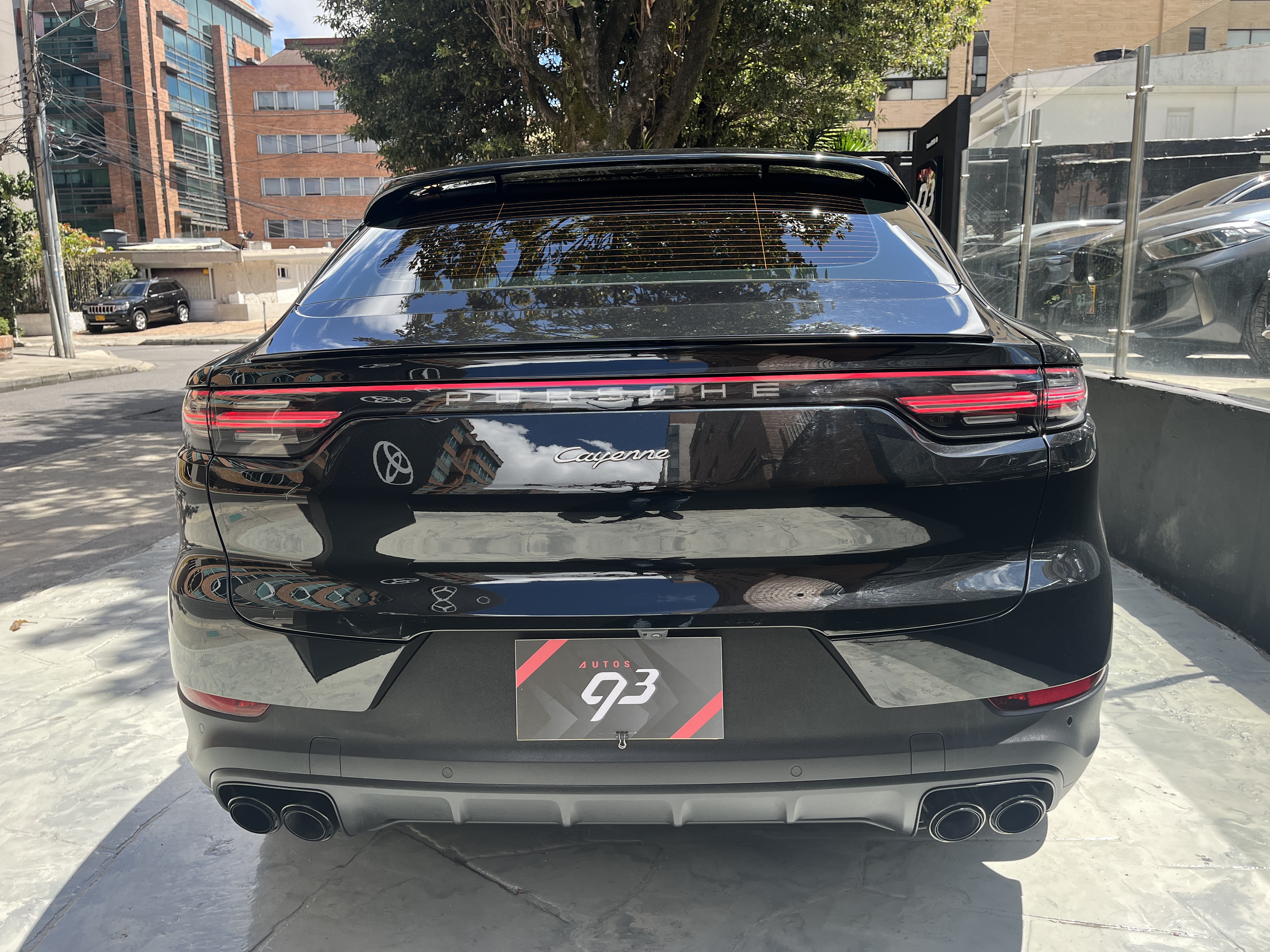 PORSCHE CAYENNE PLATINUM EDITION 2023