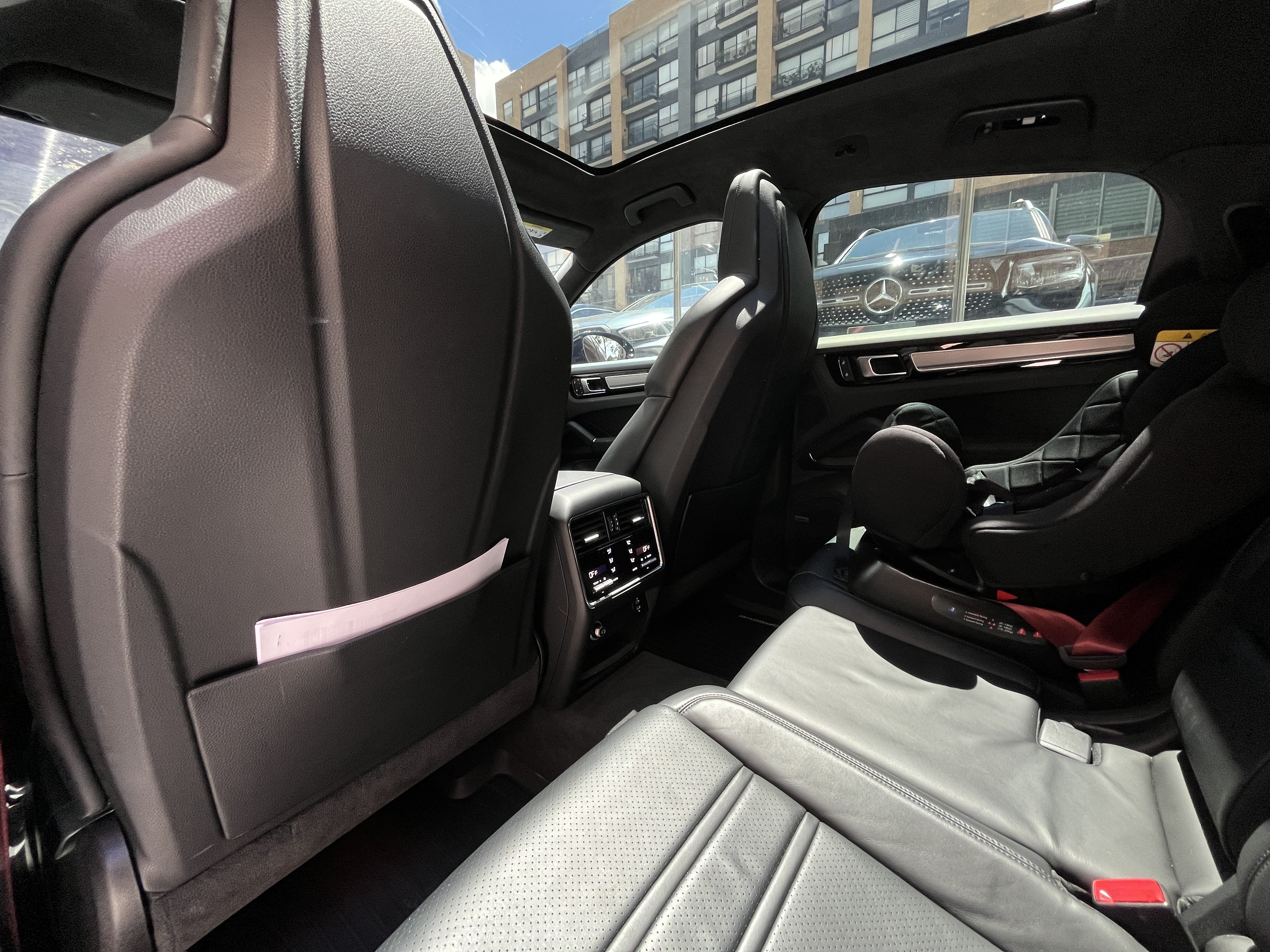 PORSCHE CAYENNE PLATINUM EDITION 2023