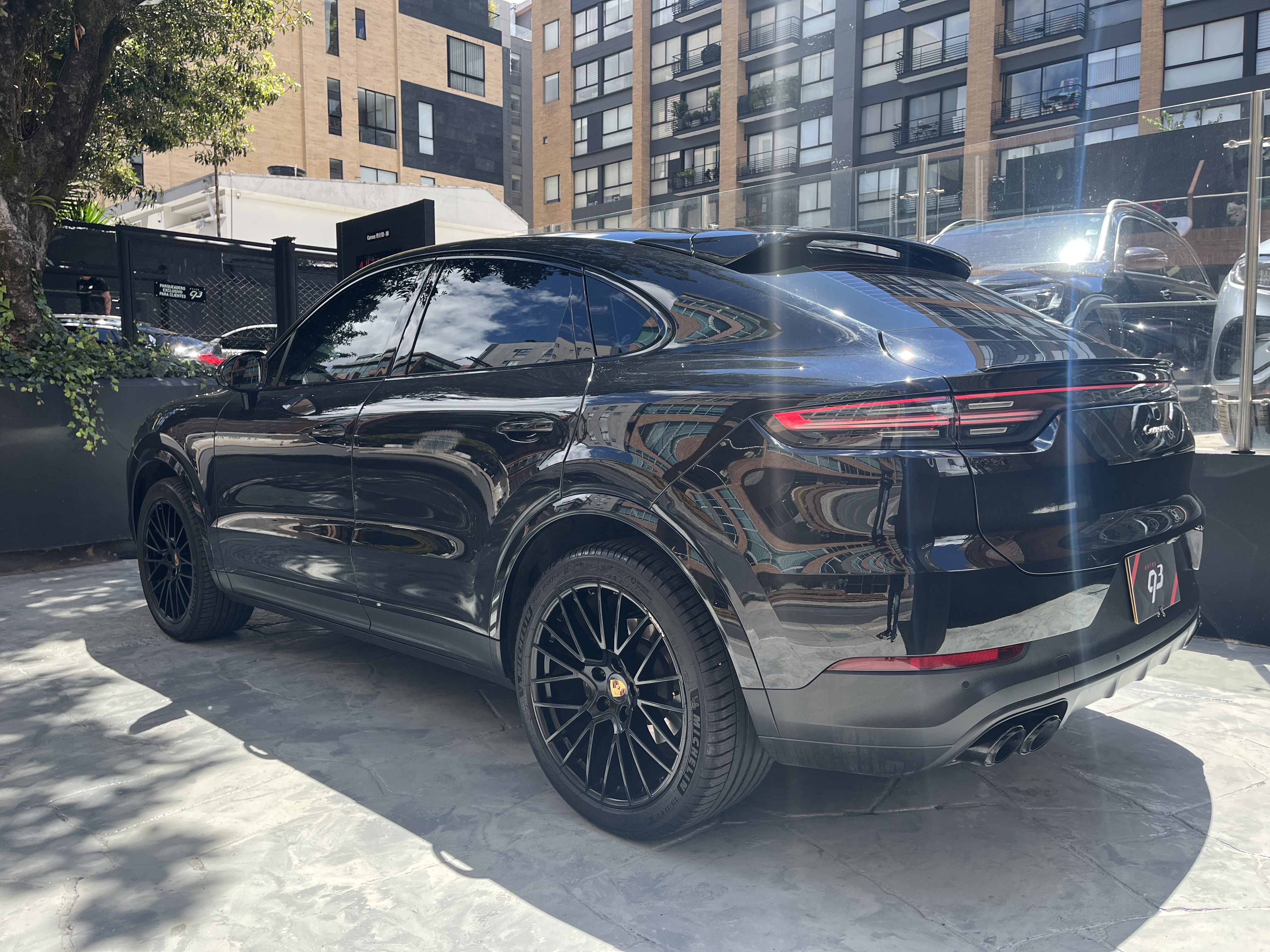 PORSCHE CAYENNE PLATINUM EDITION 2023