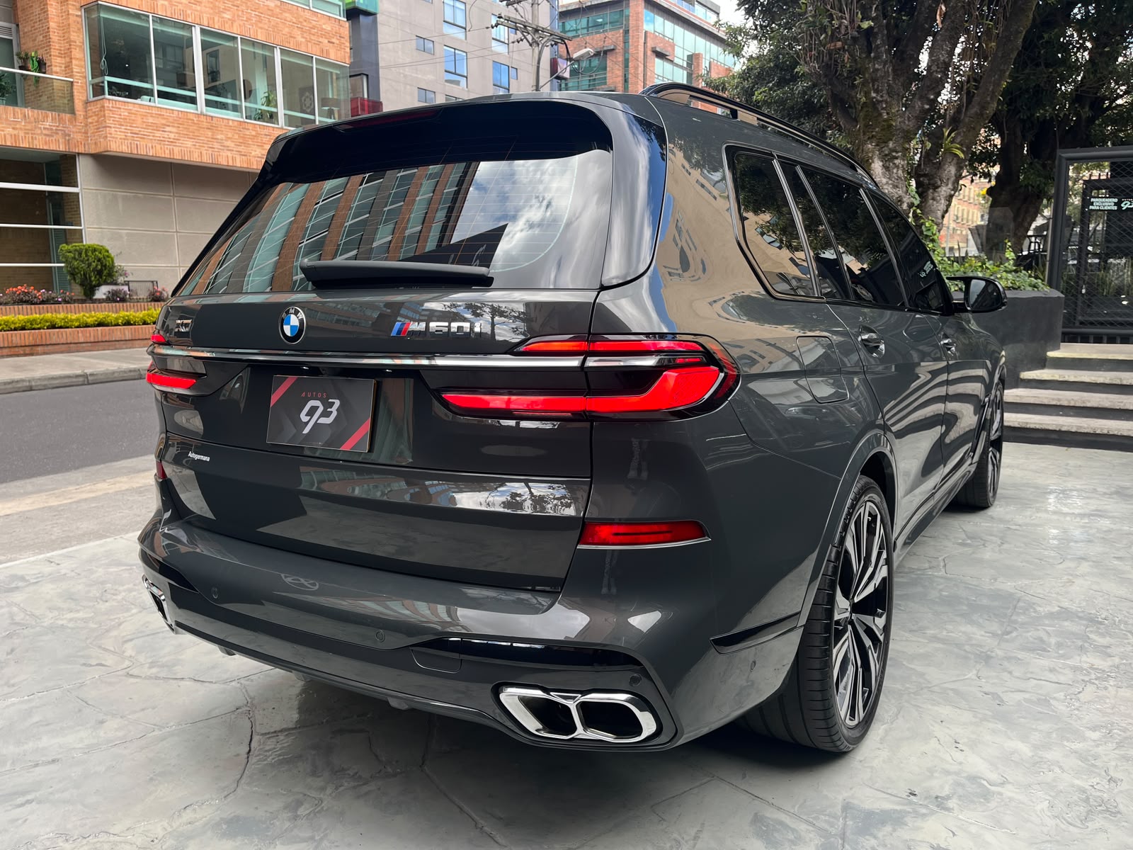 BMW X7 M60I 2023