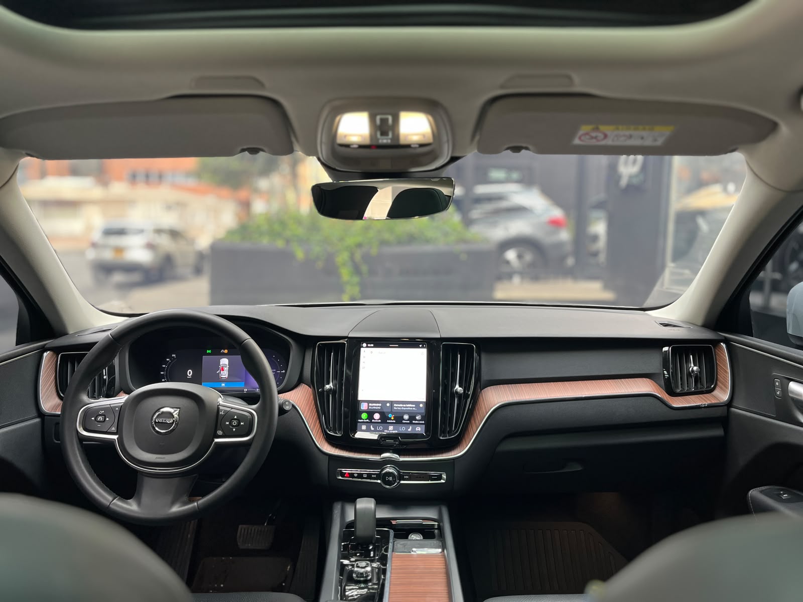 VOLVO XC60 2024