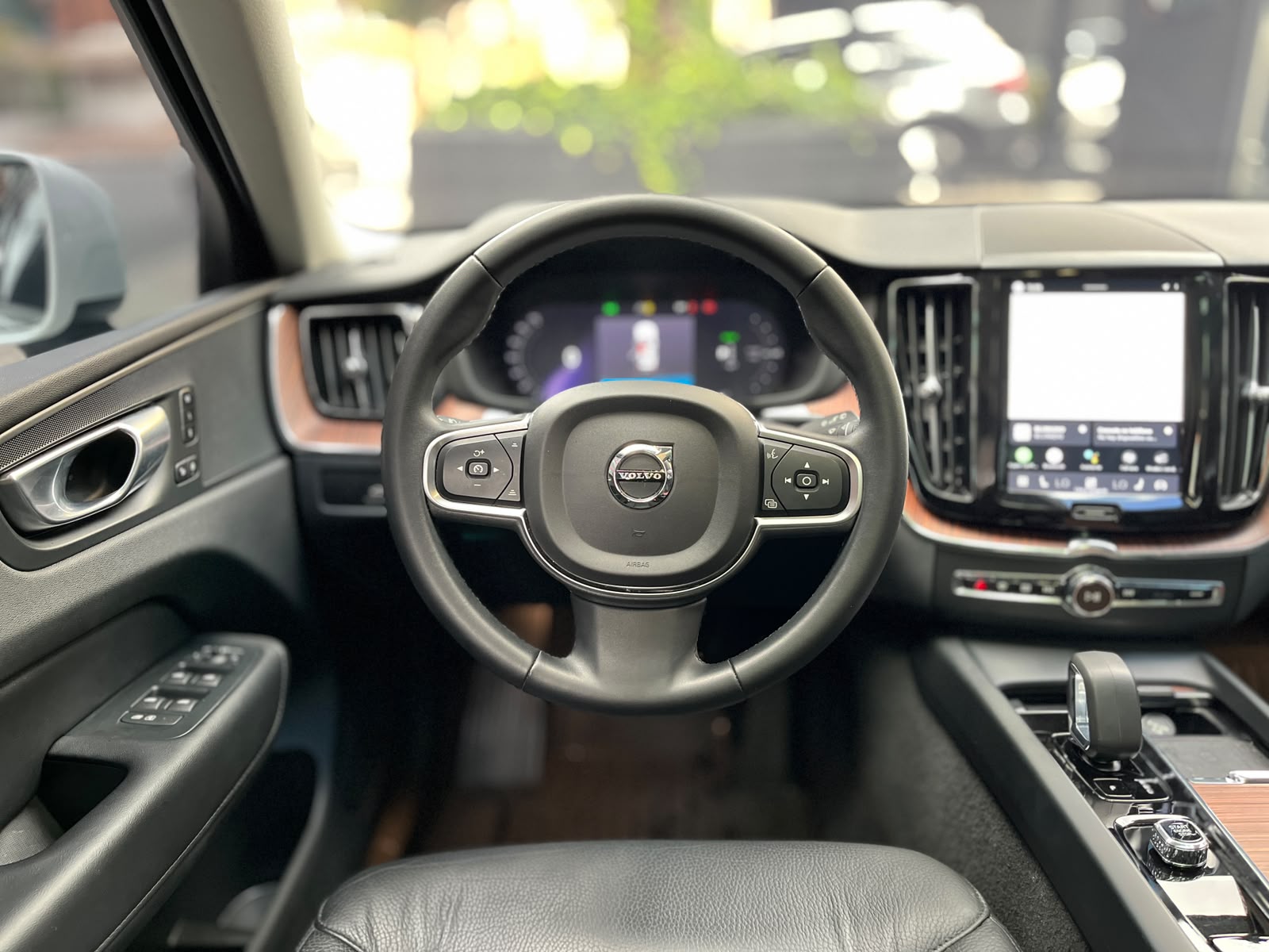 VOLVO XC60 2024