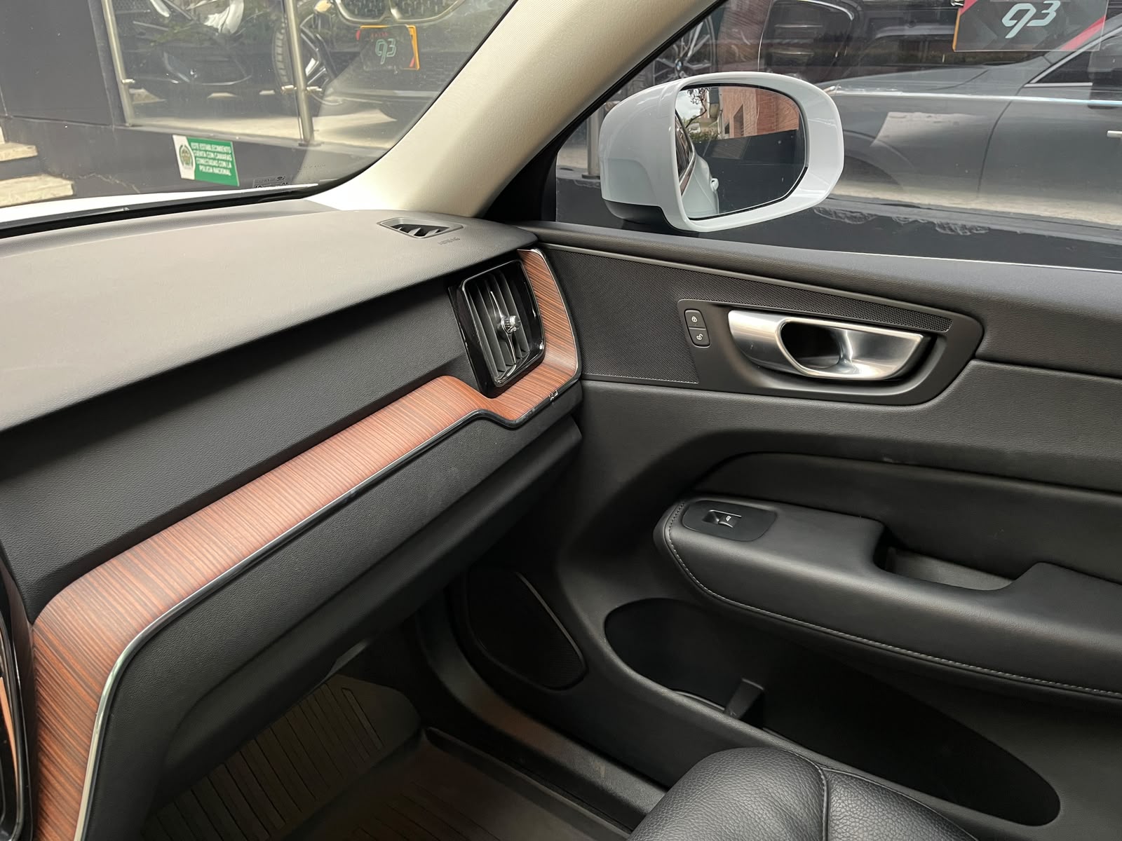 VOLVO XC60 2024