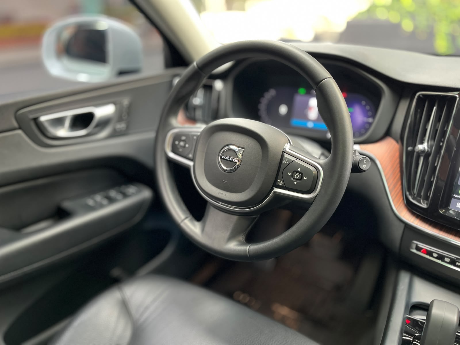 VOLVO XC60 2024
