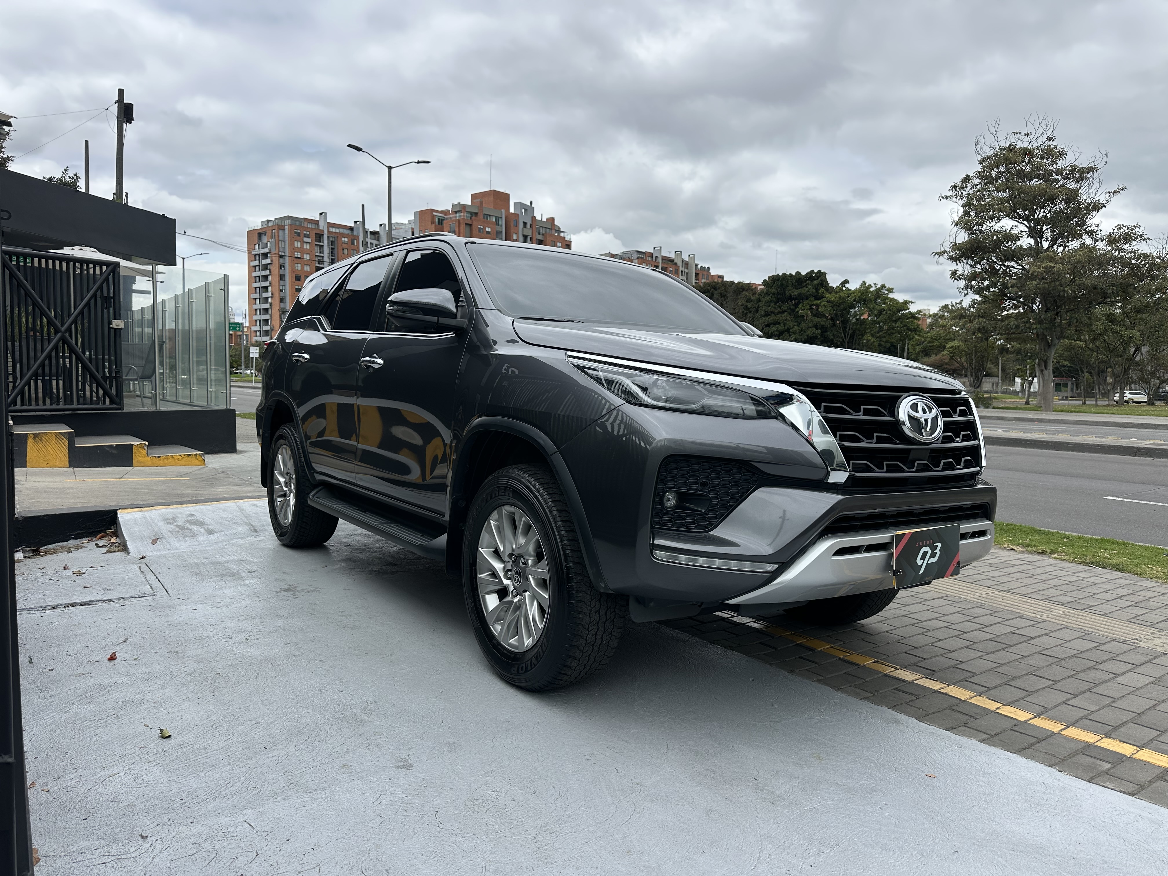 TOYOTA FORTUNER SRV 2021