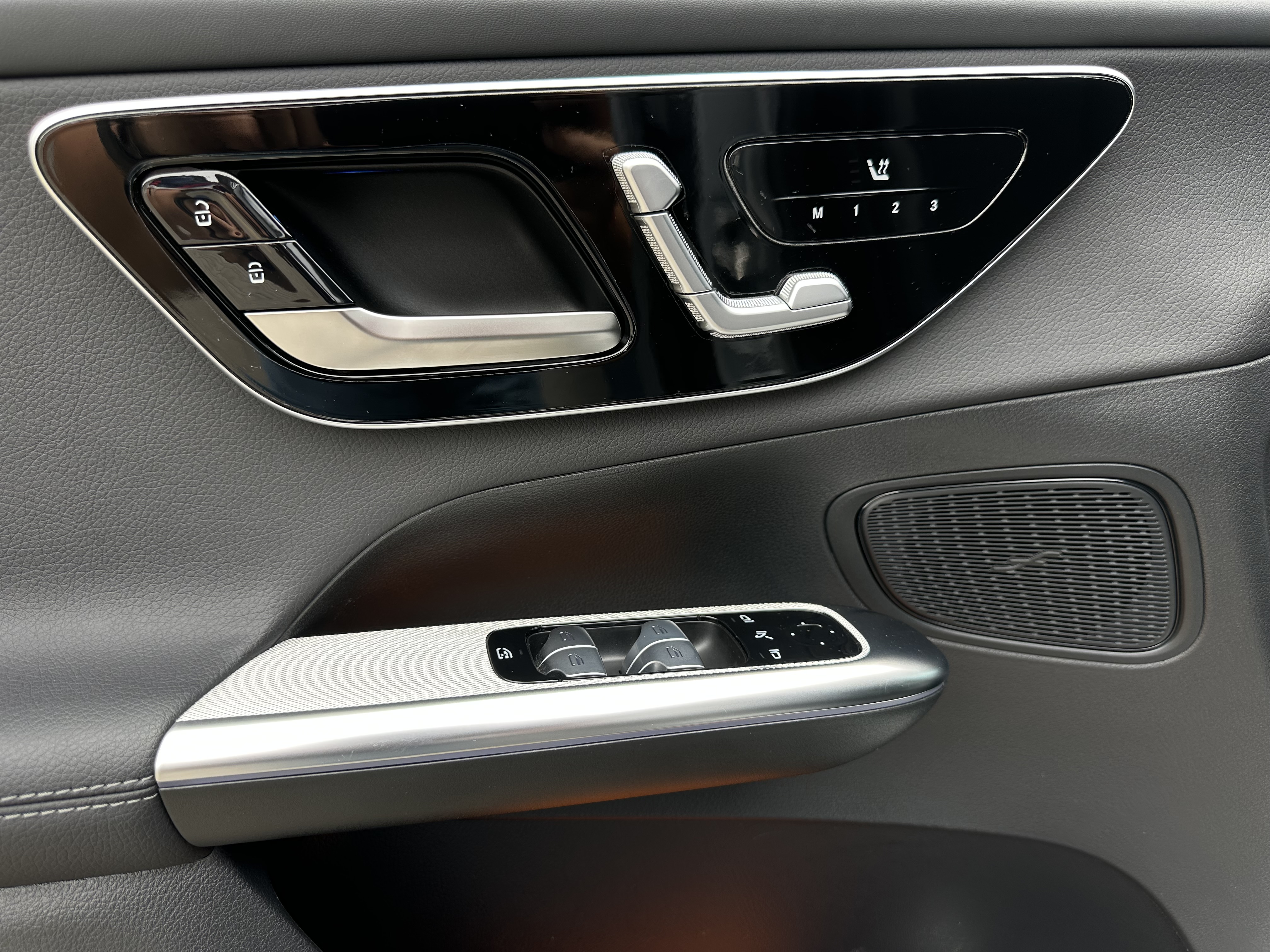 MERCEDES-BENZ GLC300 4MATIC COUPE 2025