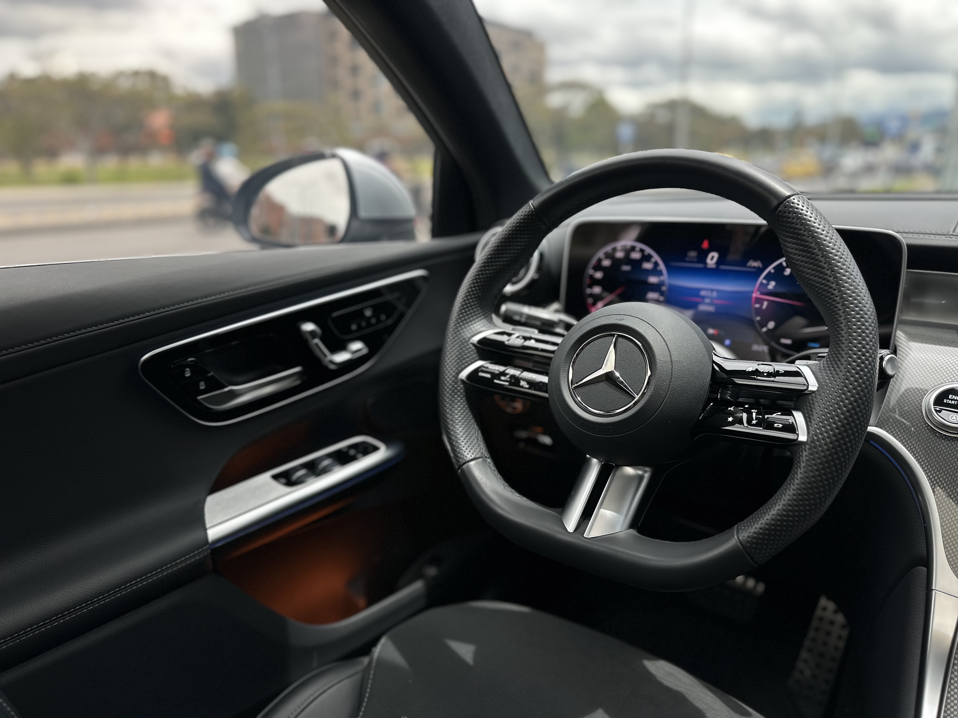 MERCEDES-BENZ GLC300 4MATIC COUPE 2025