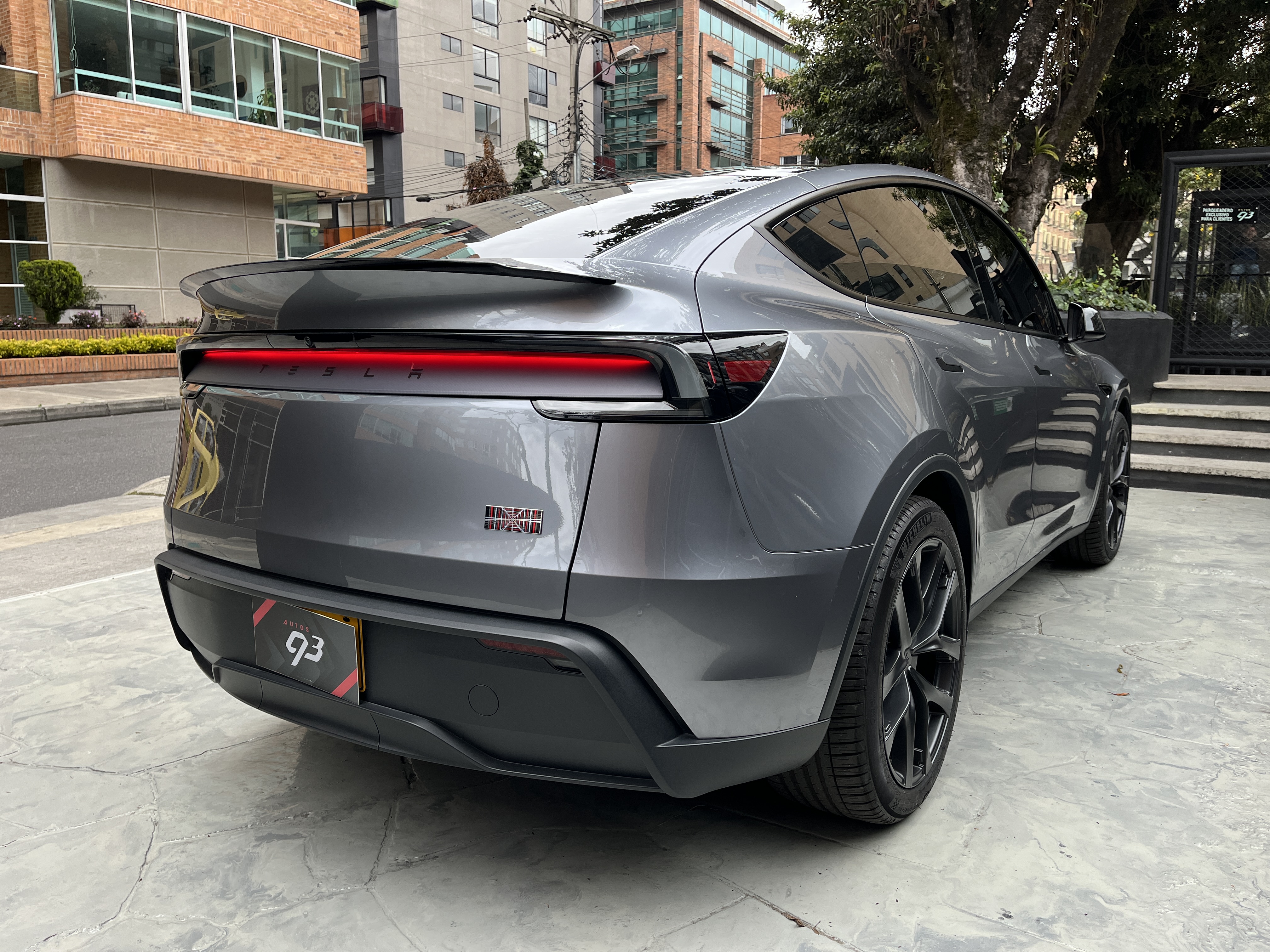 TESLA MODEL Y 2026