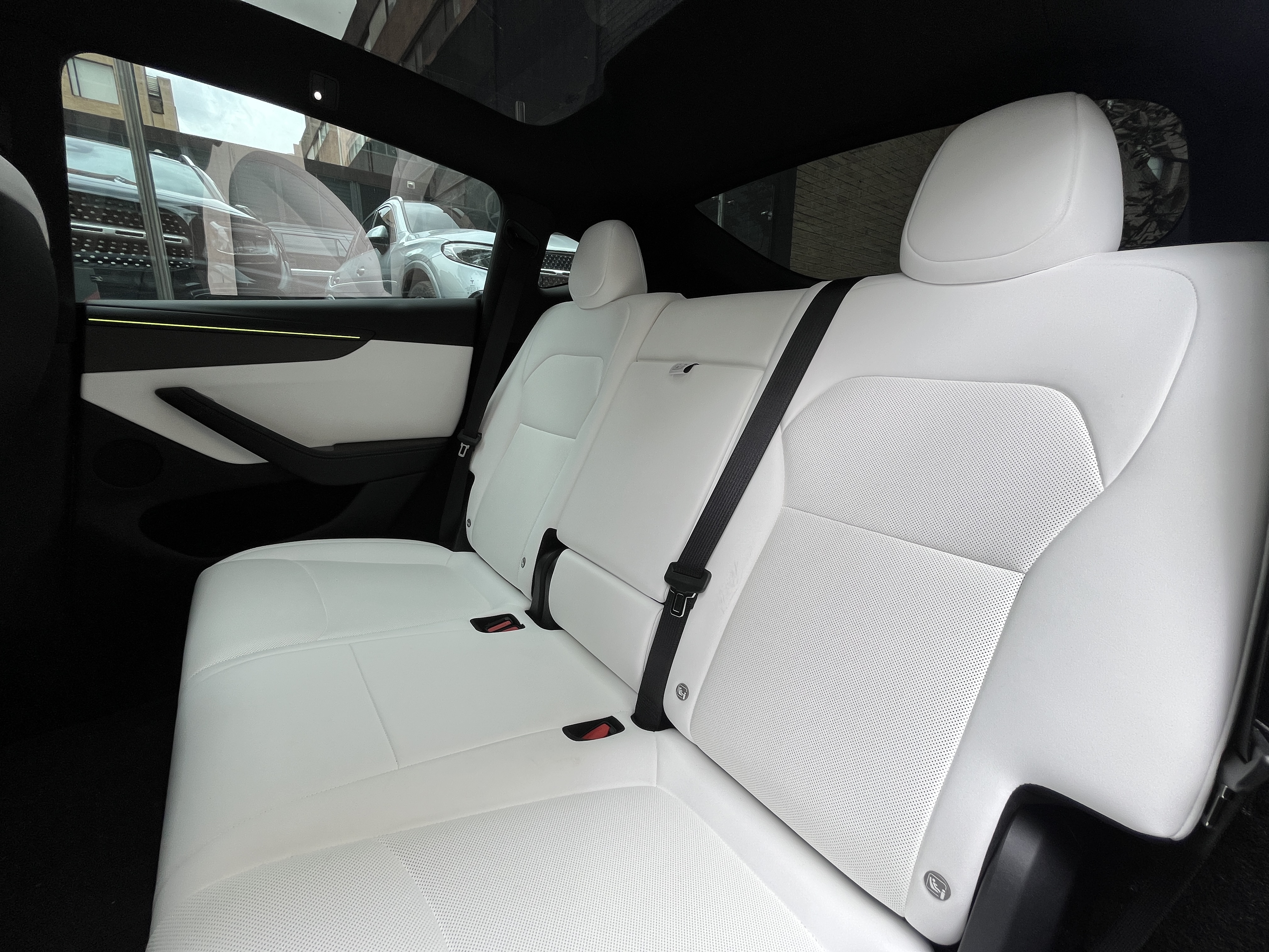 TESLA MODEL Y 2026