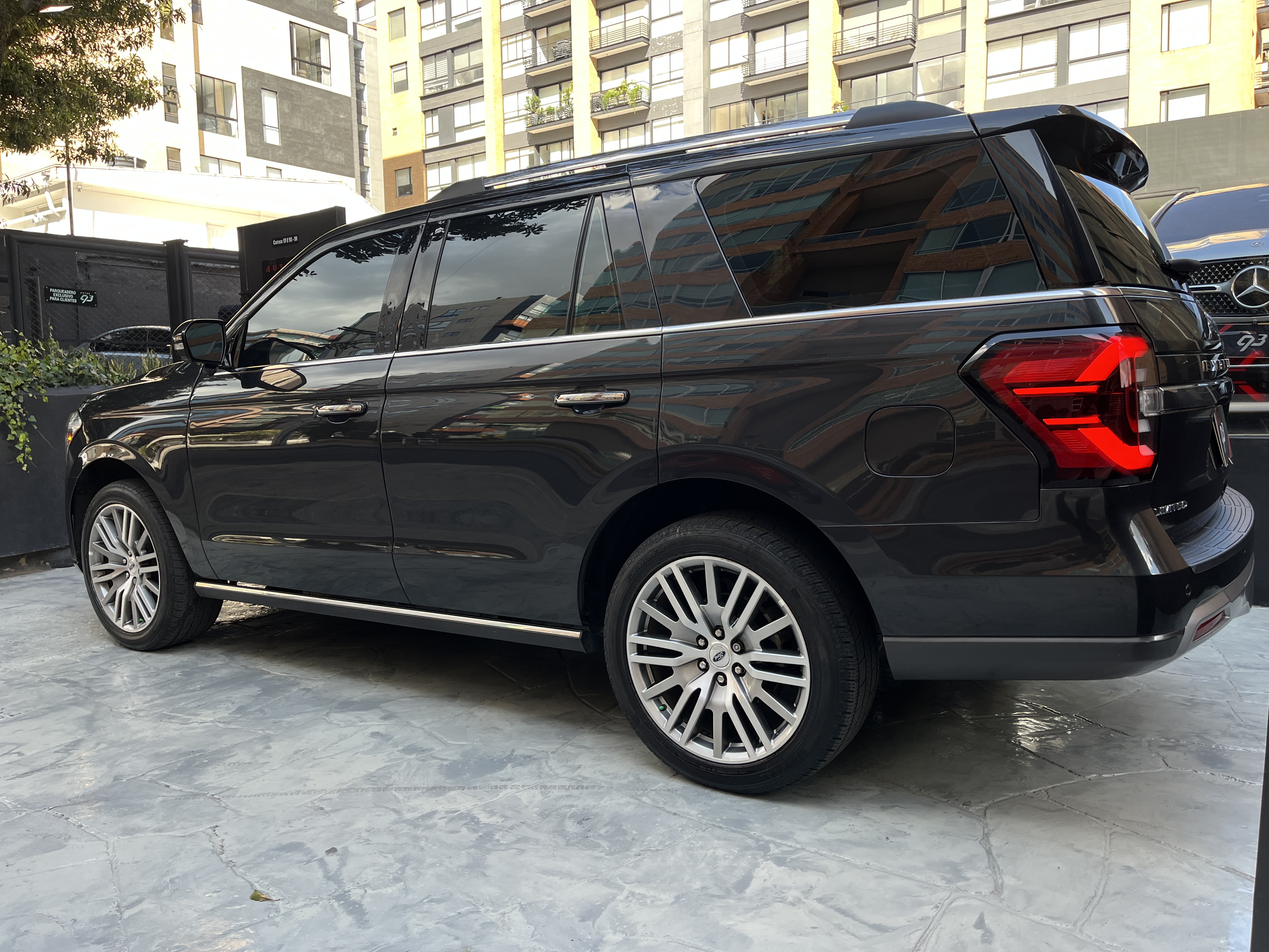 FORD EXPEDITION LIMITED 2022