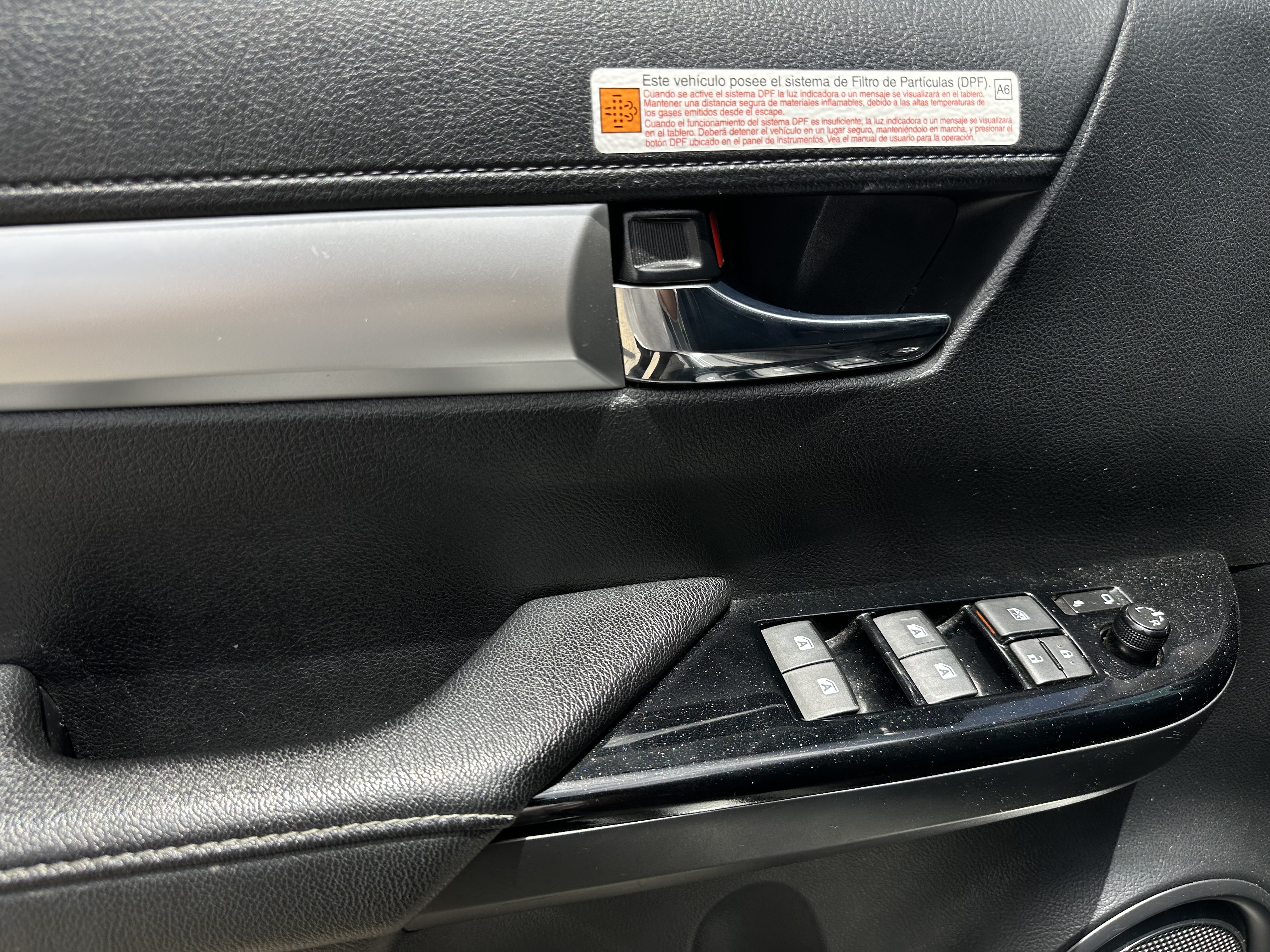 TOYOTA HILUX SRX 2024