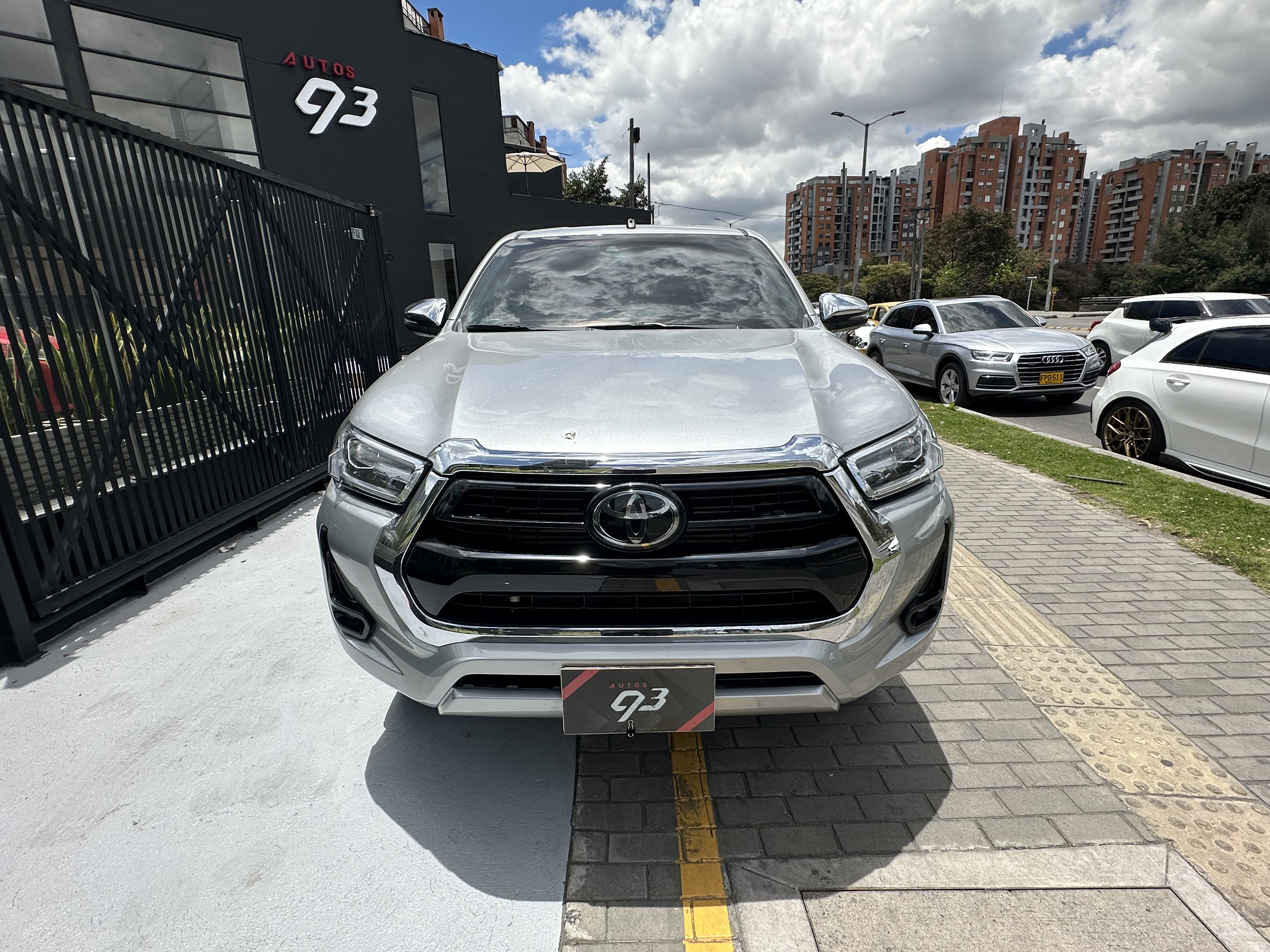 TOYOTA HILUX SRX 2024