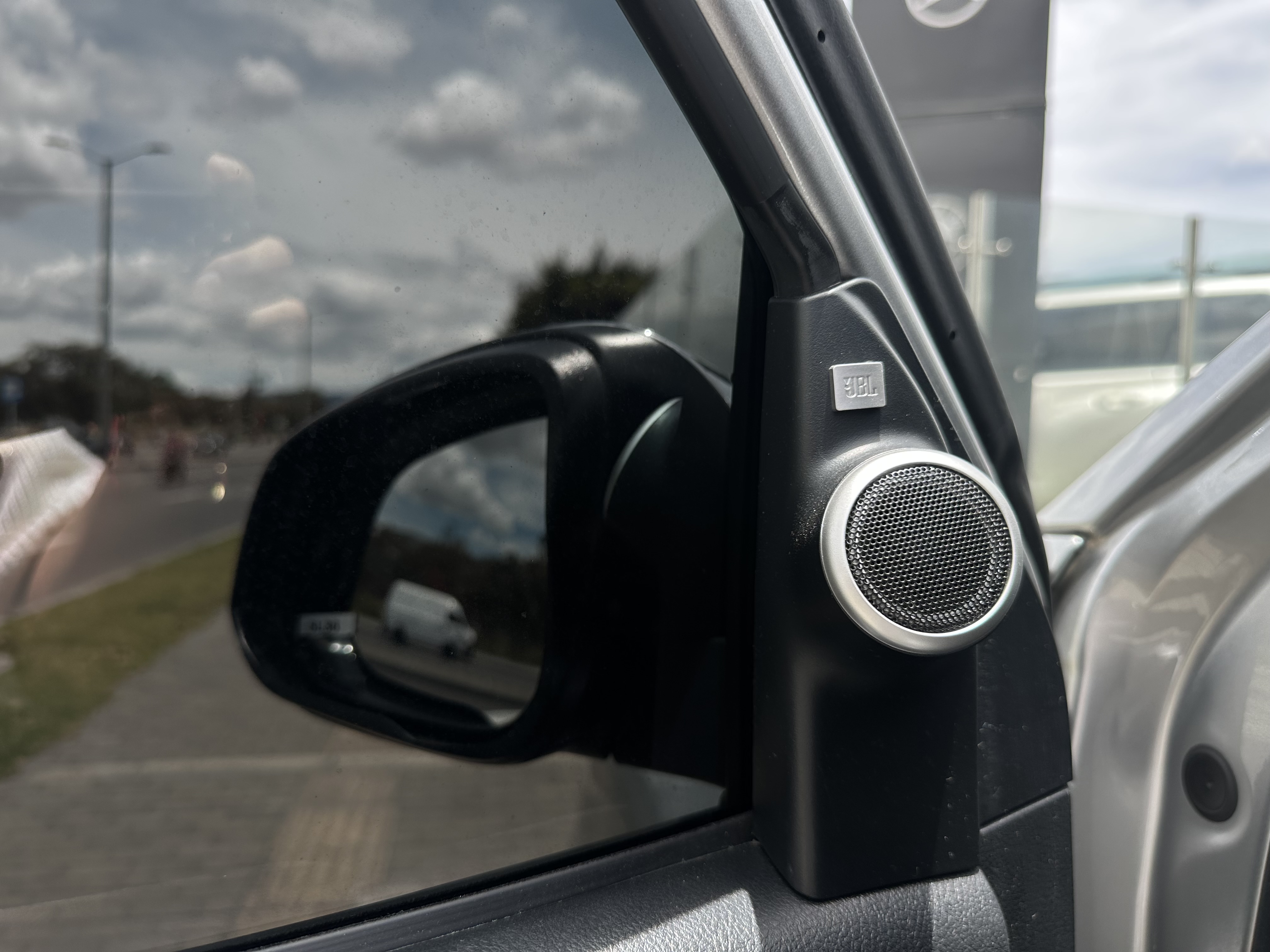 TOYOTA HILUX SRX 2024