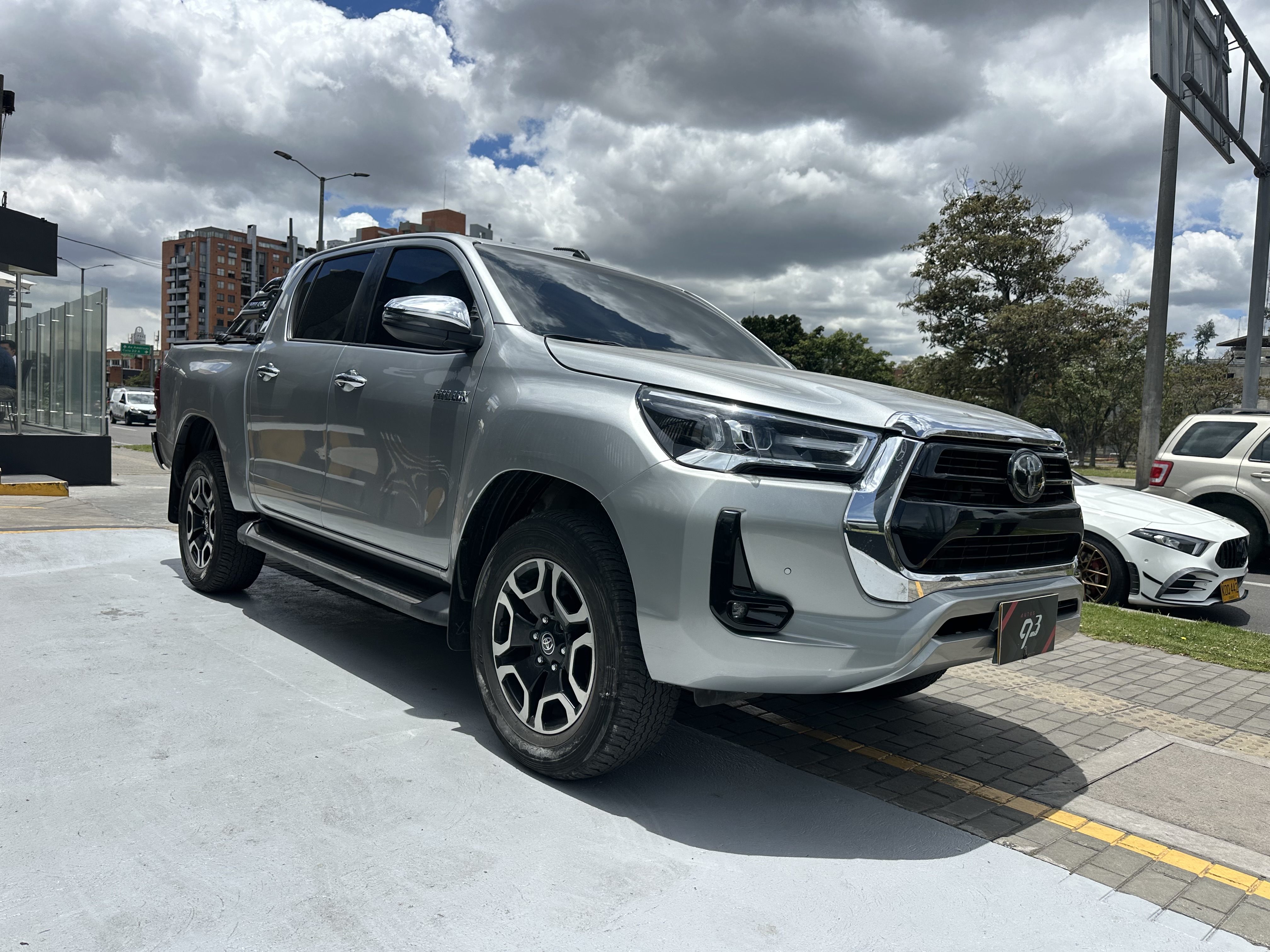 TOYOTA HILUX SRX 2024