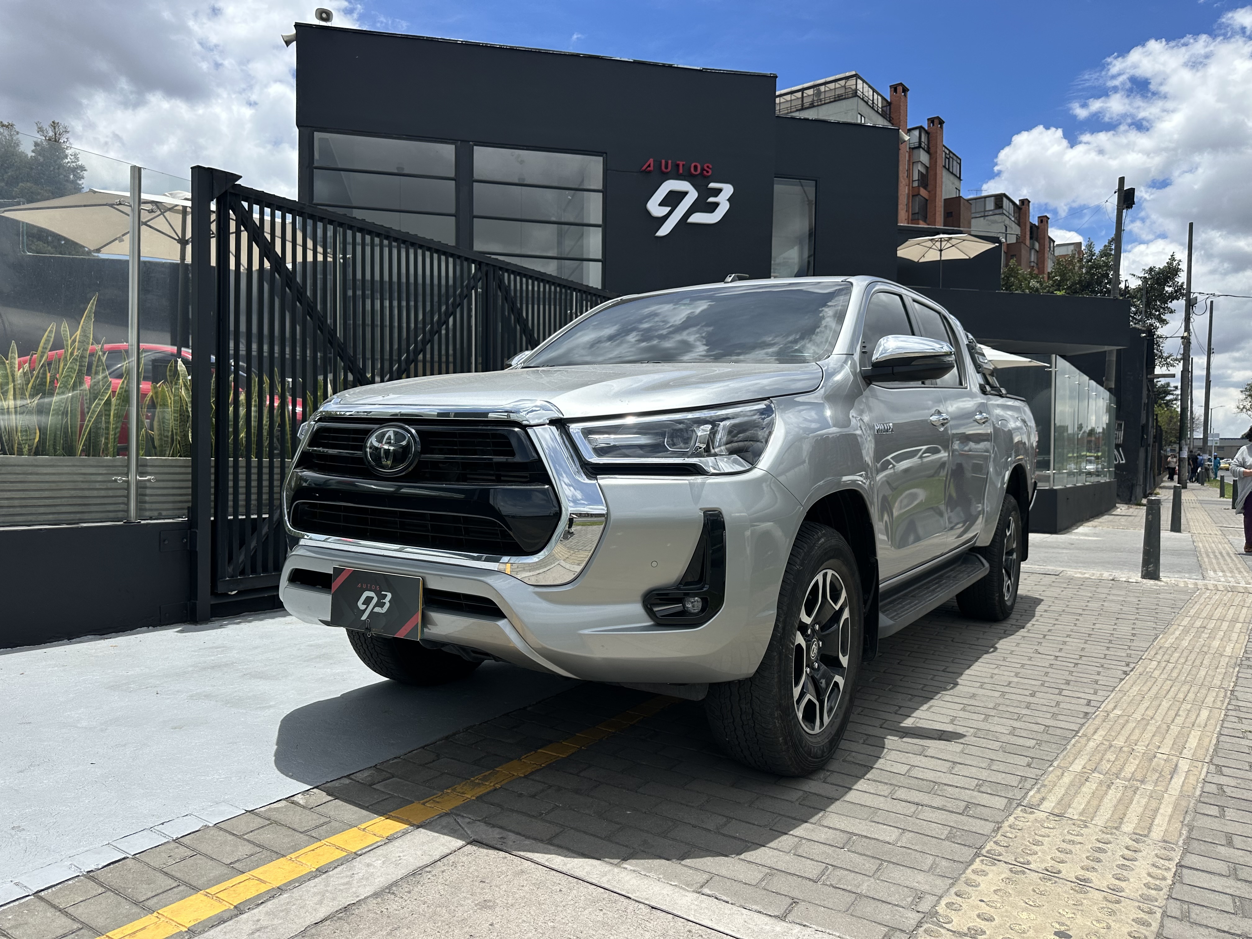 TOYOTA HILUX SRX 2024