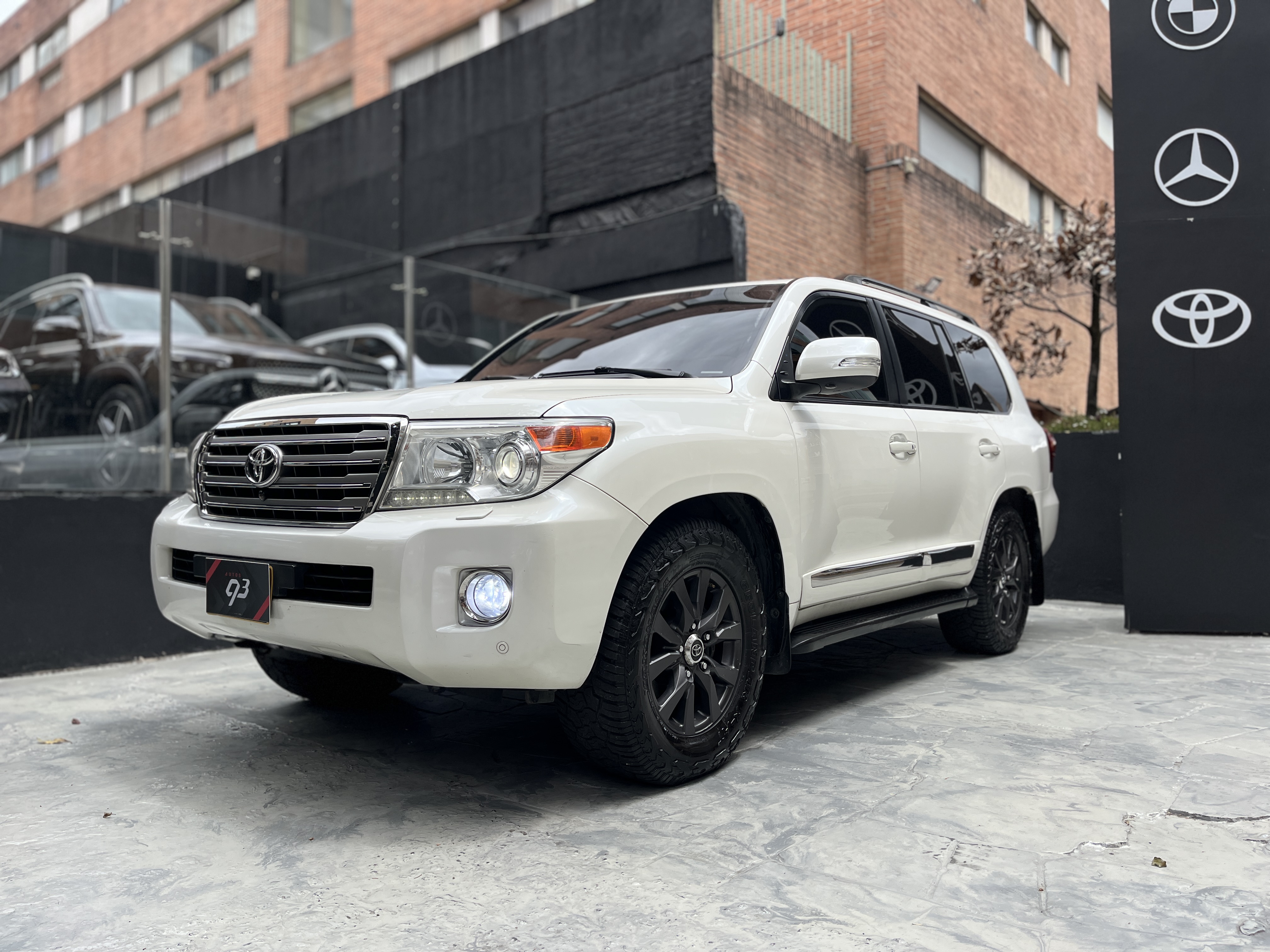 TOYOTA LAND CRUISER 200 BLINDADA 2013