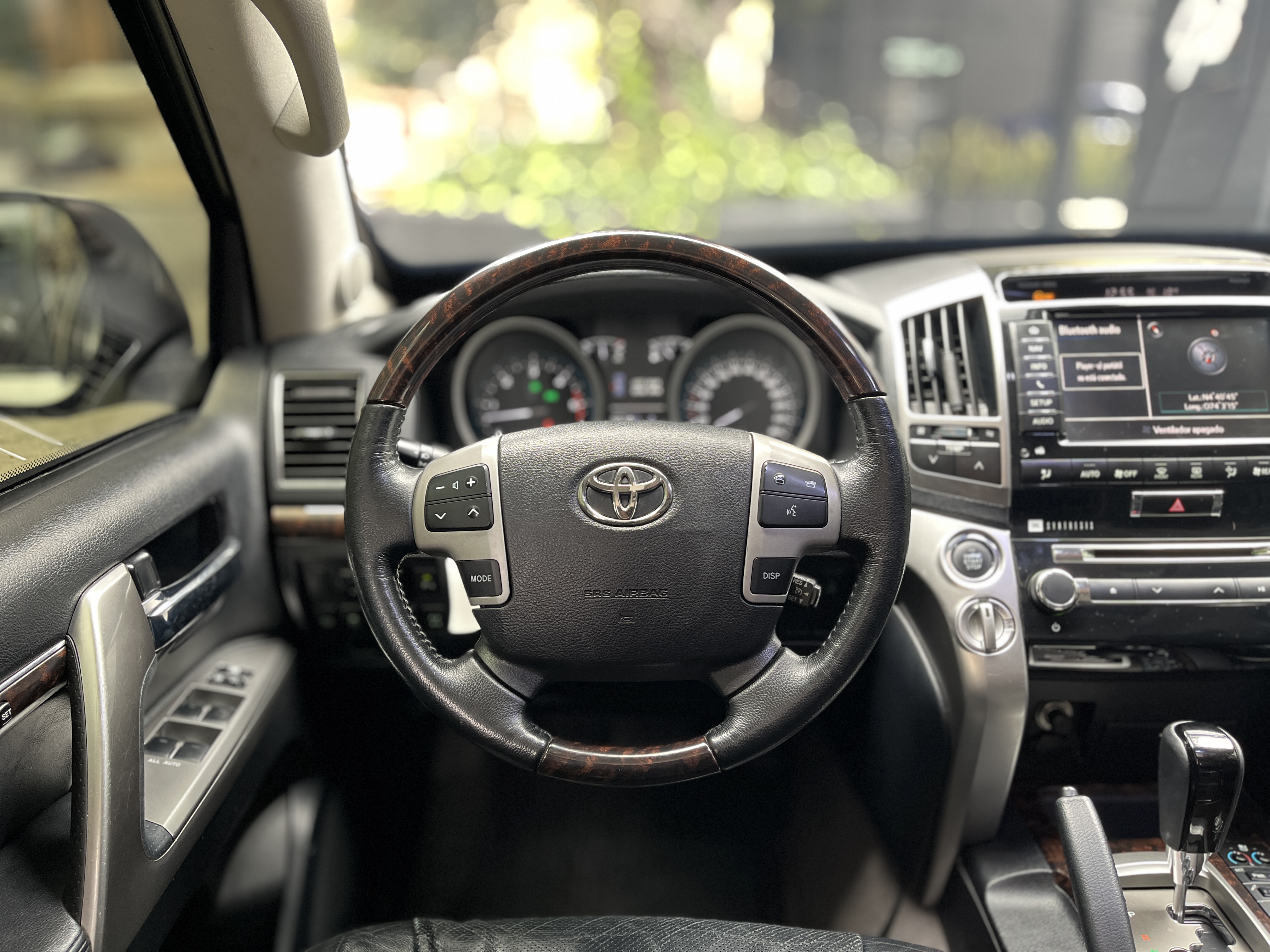 TOYOTA LAND CRUISER 200 BLINDADA 2013